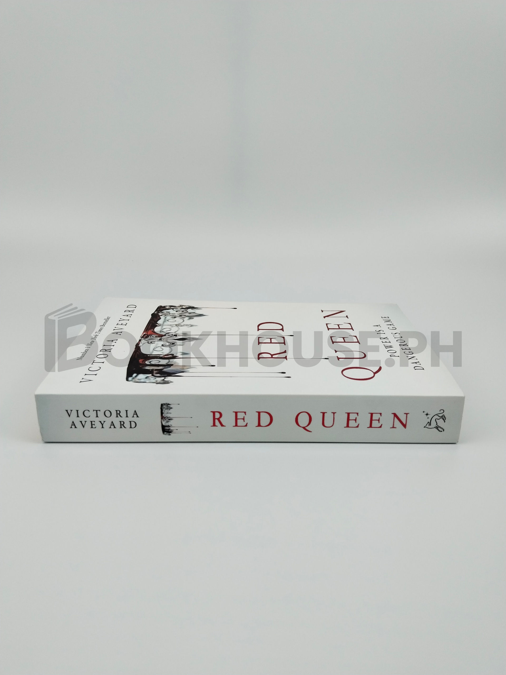 Red Queen by Victoria Aveyard - Image 3