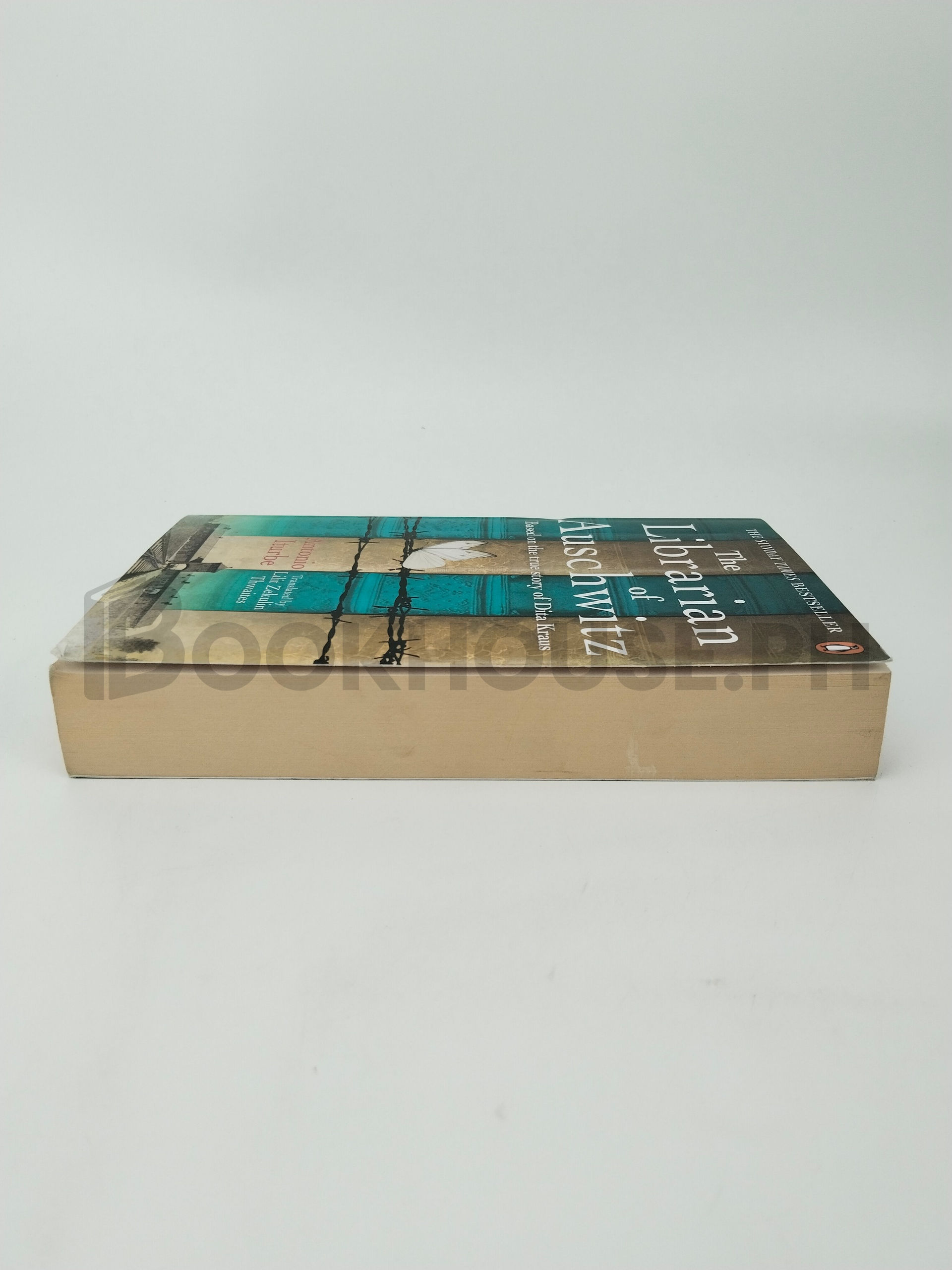 The Librarian Of Auschwitz by Antonio Iturbe - Image 4