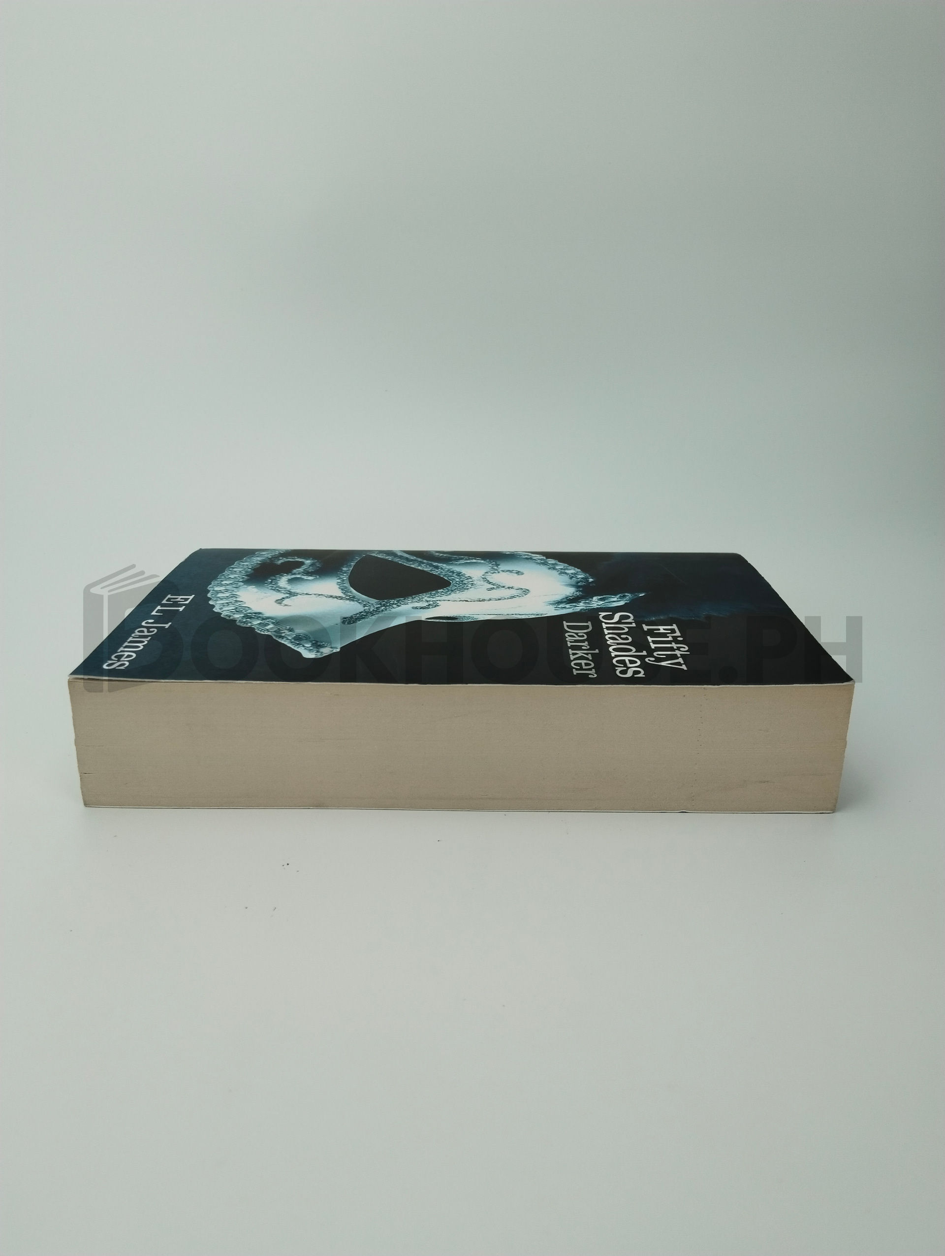 Fifty Shades Darker by El James - Image 4