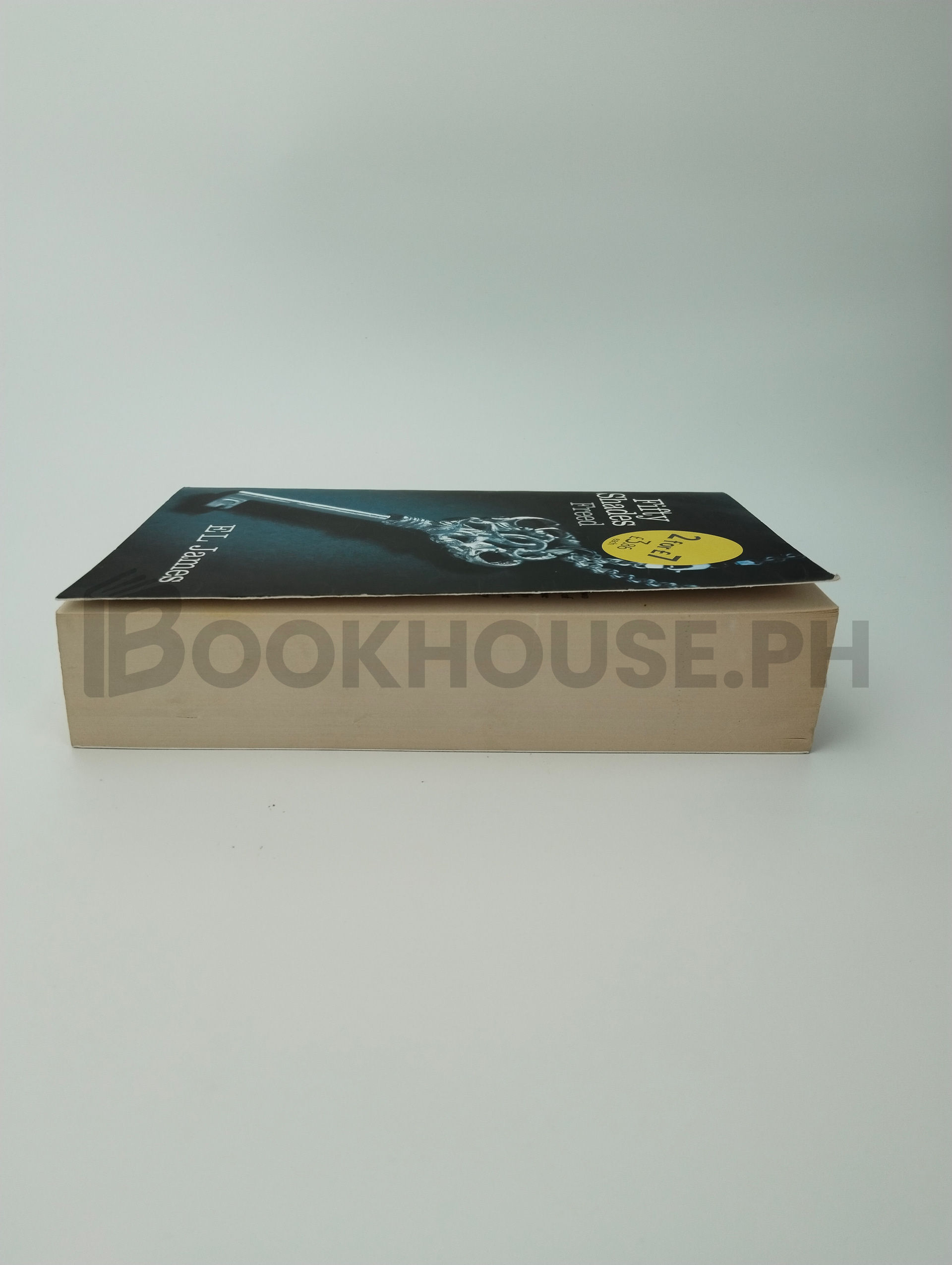 Fifty Shades Freed by El James - Image 4