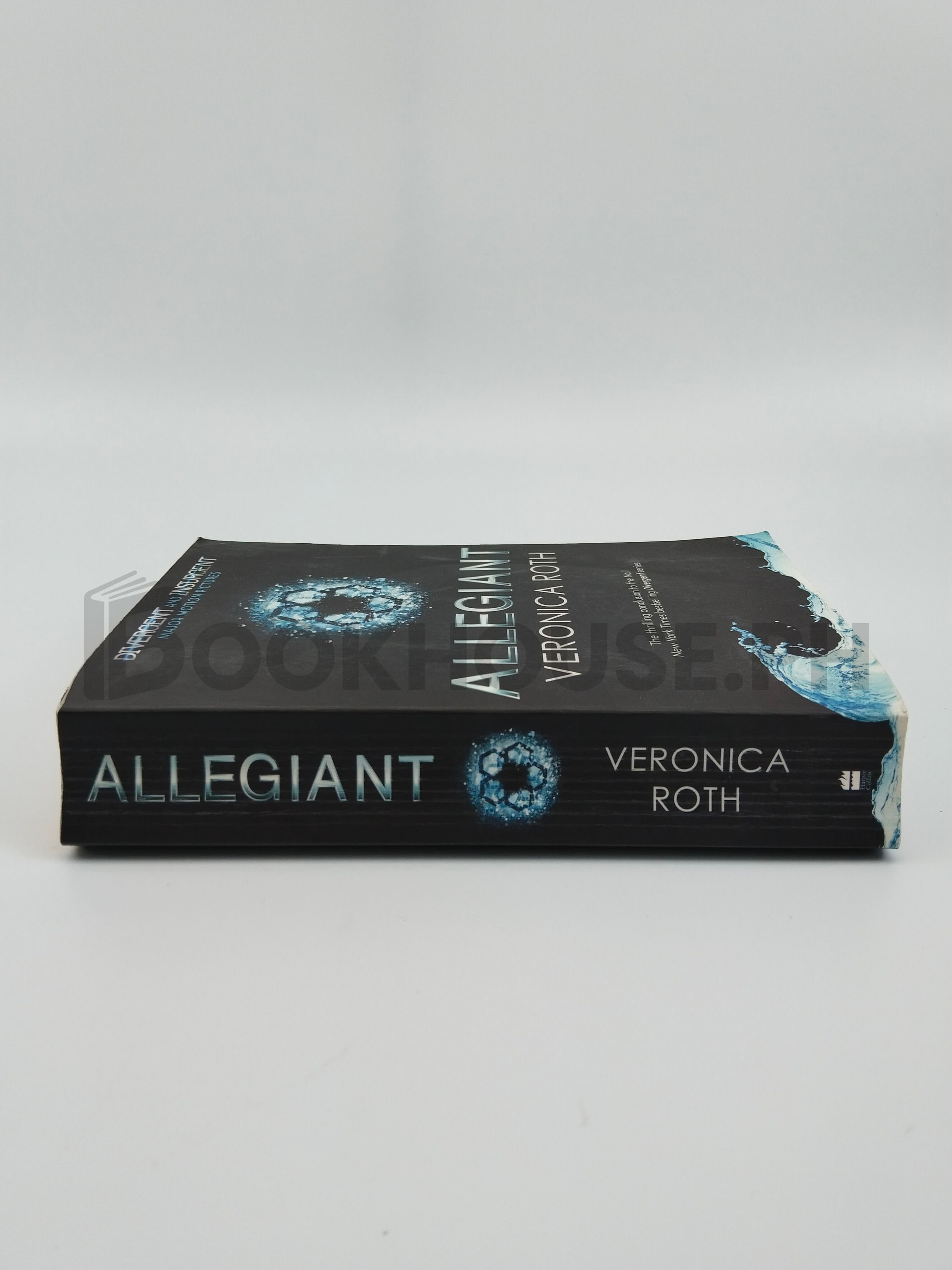 Allegiant by Veronica Roth - Image 3