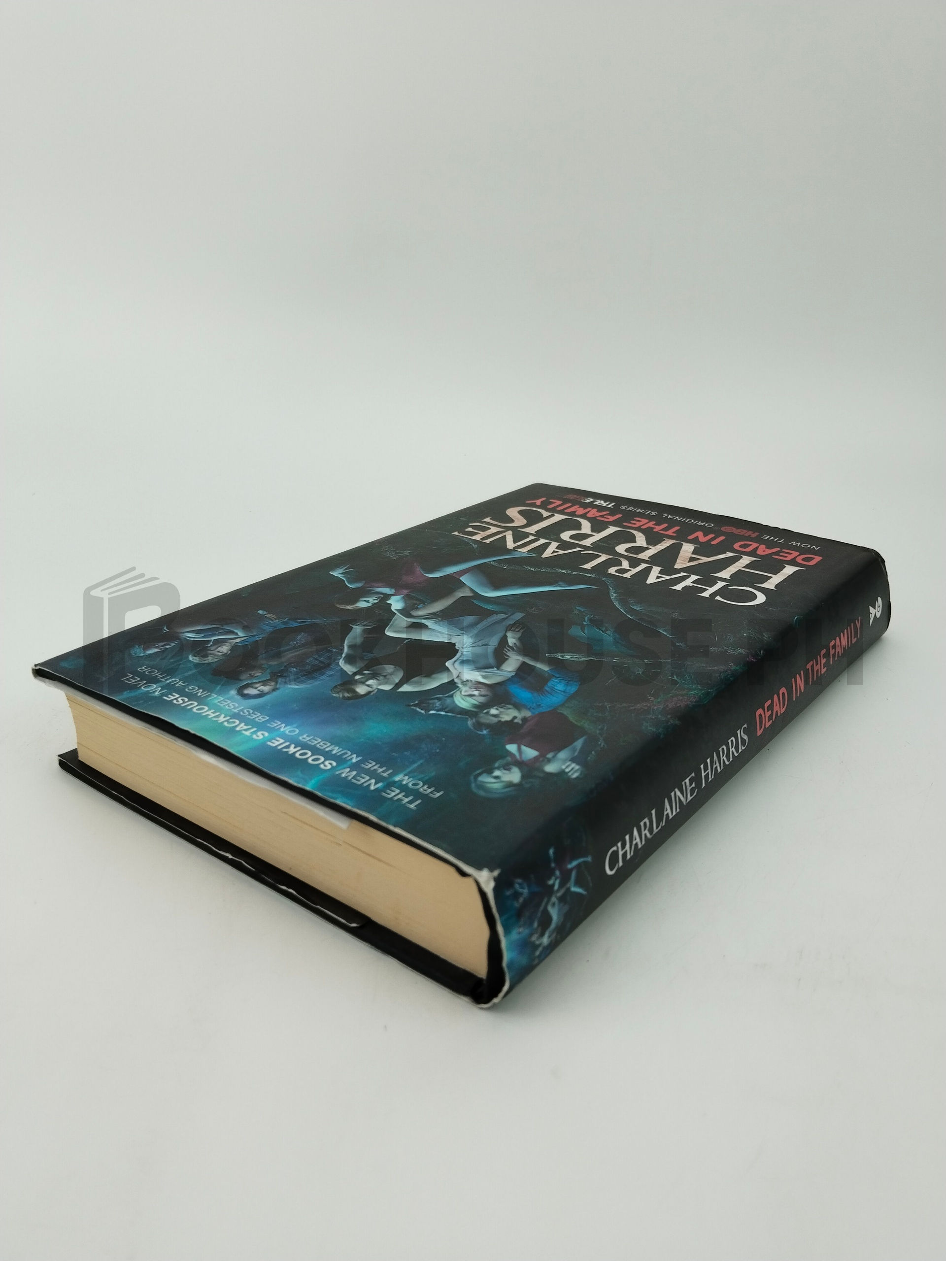 Dead In The Family by Charlaine Harris - Image 2