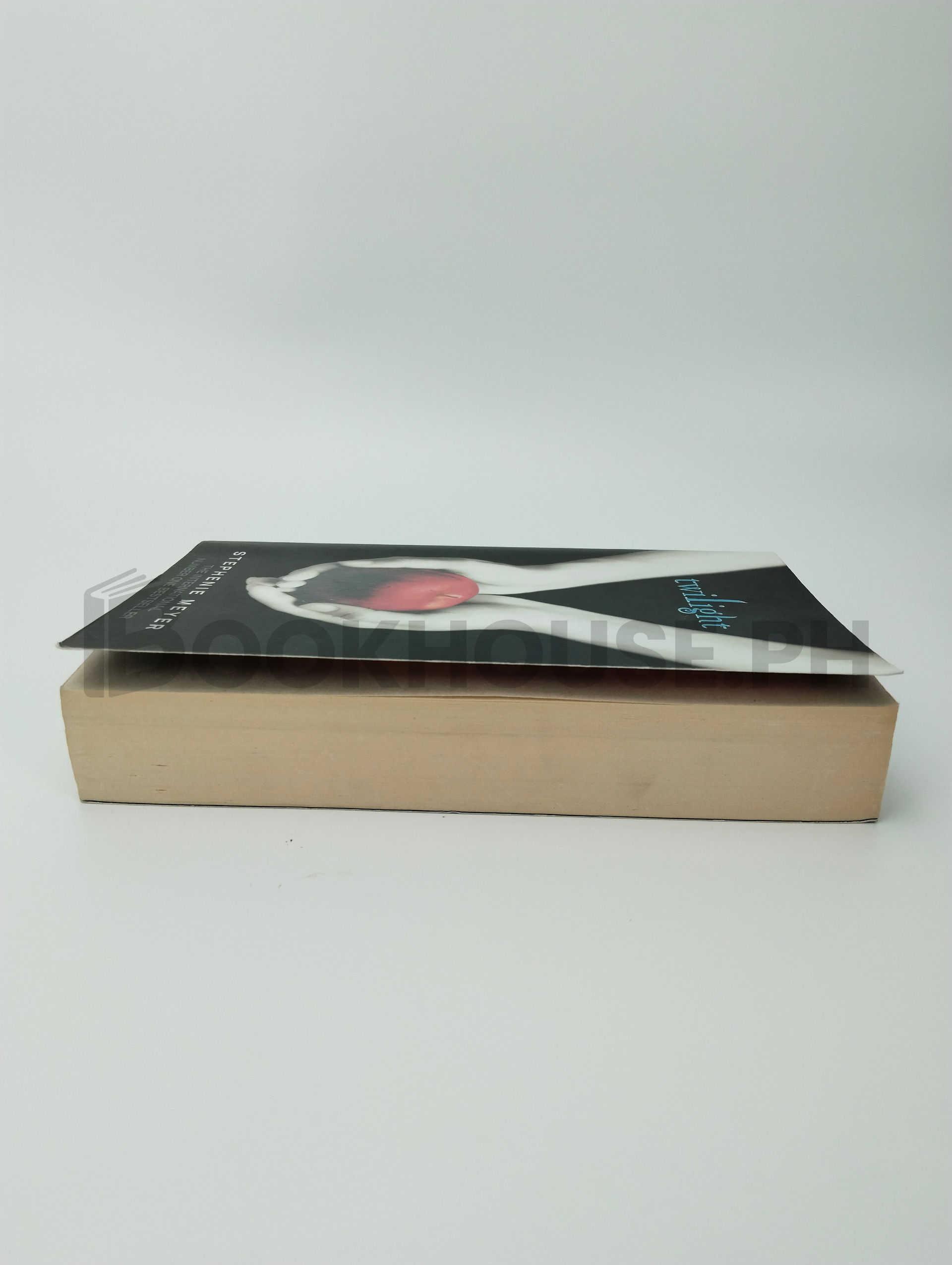Twilight by Stephenie Meyer - Image 4