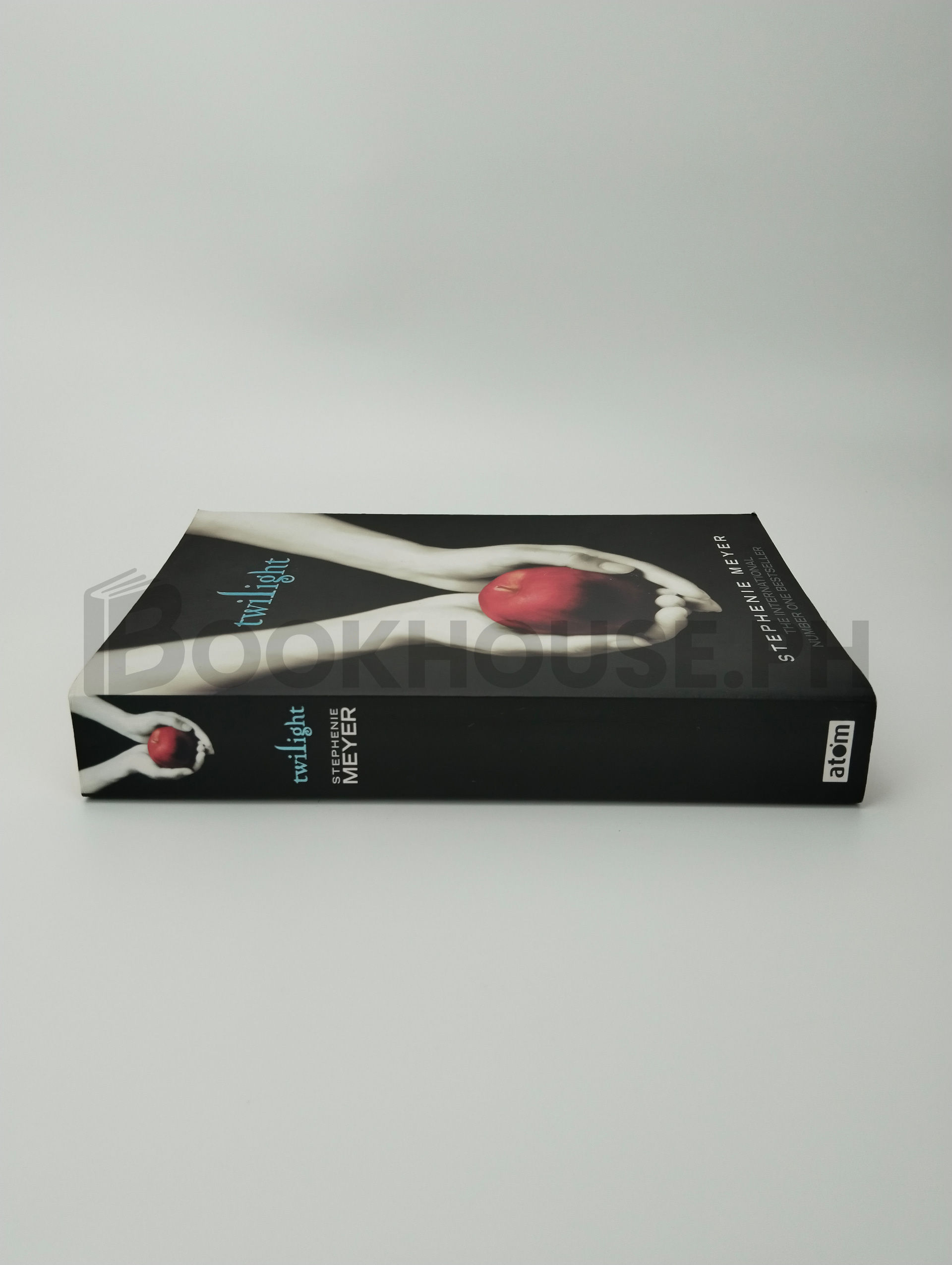 Twilight by Stephenie Meyer - Image 3