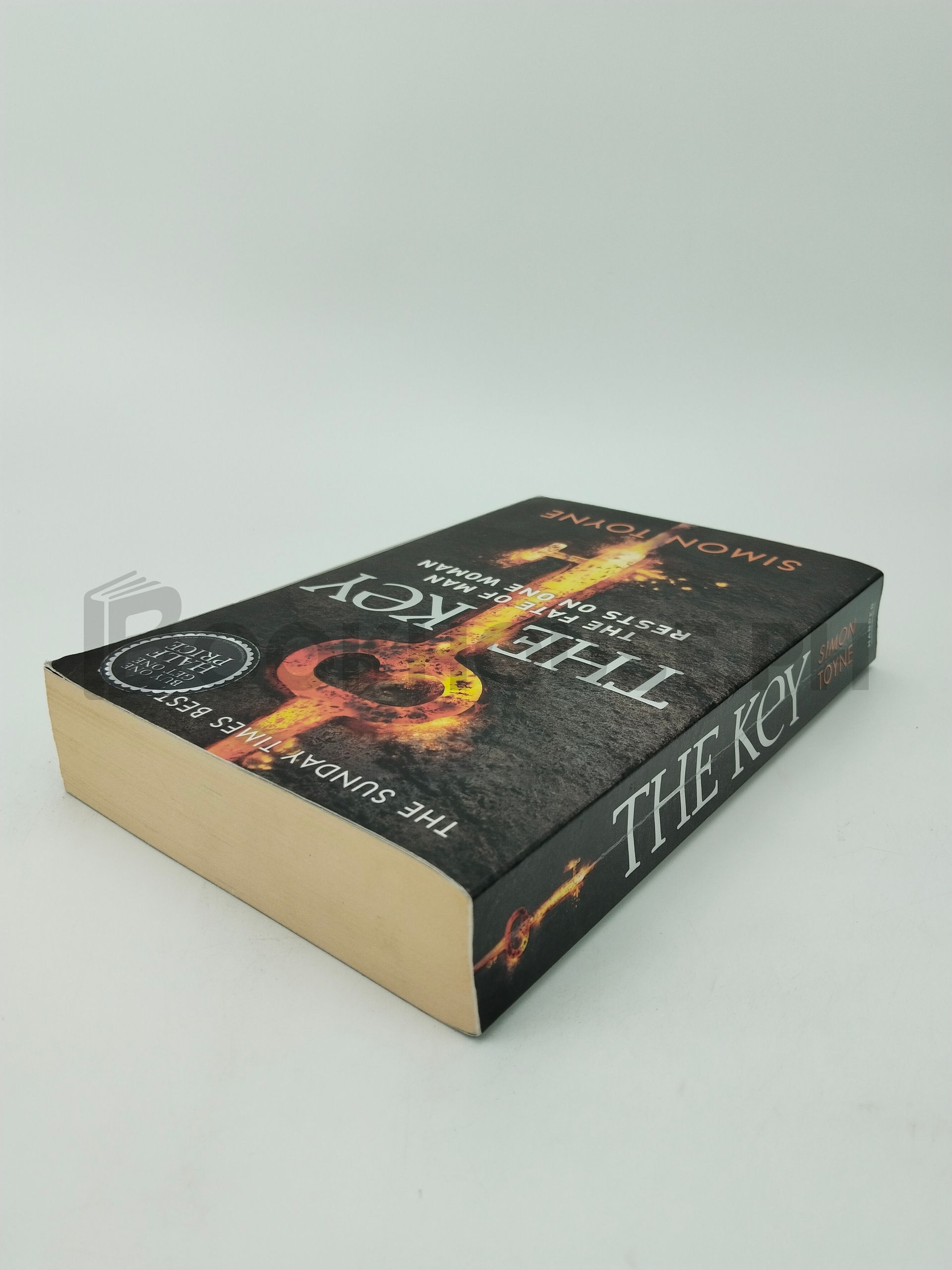 The Key by Simon Toyne - Image 2