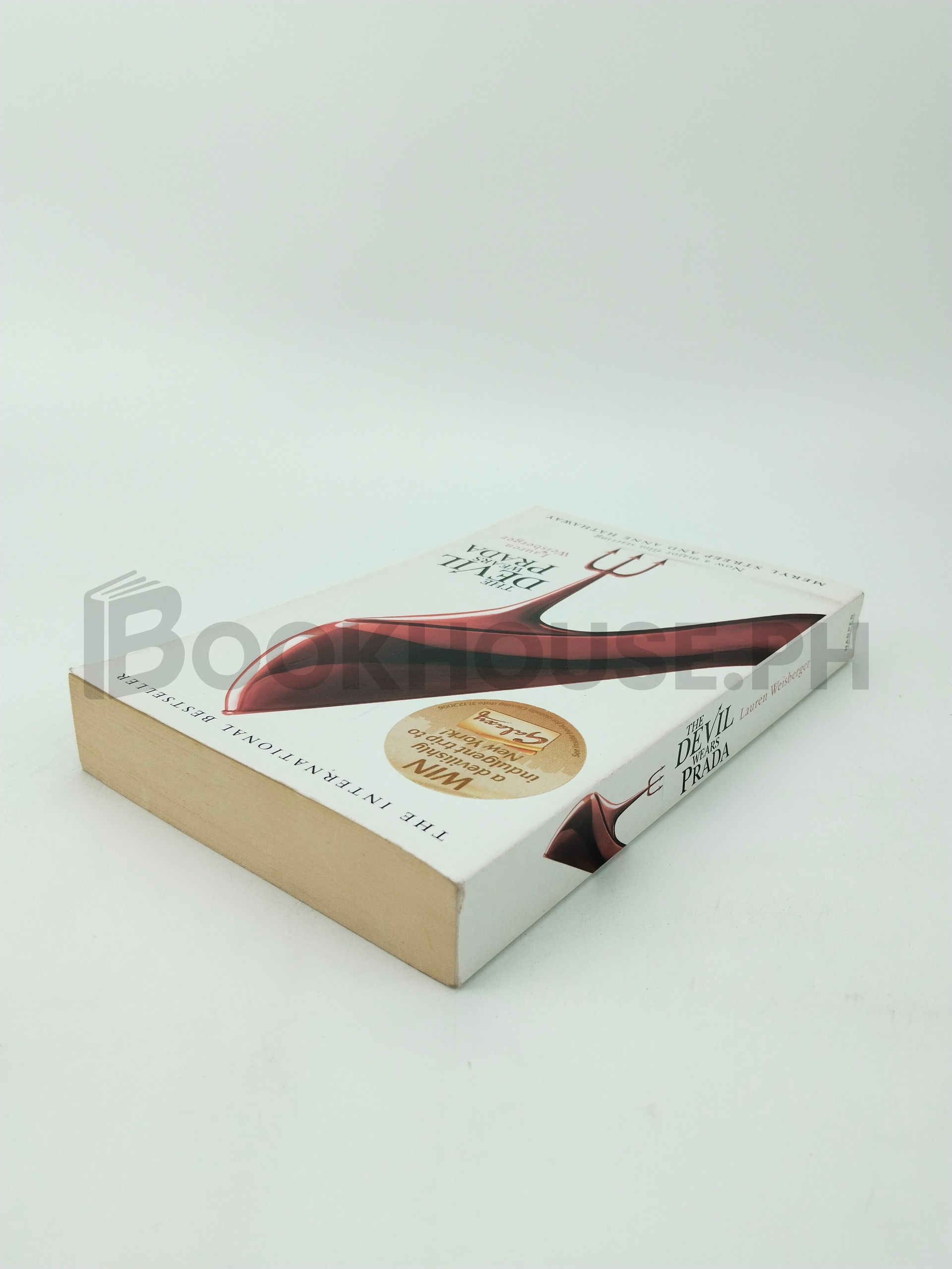 The Devil Wears Prada by Lauren Weisberger - Image 2