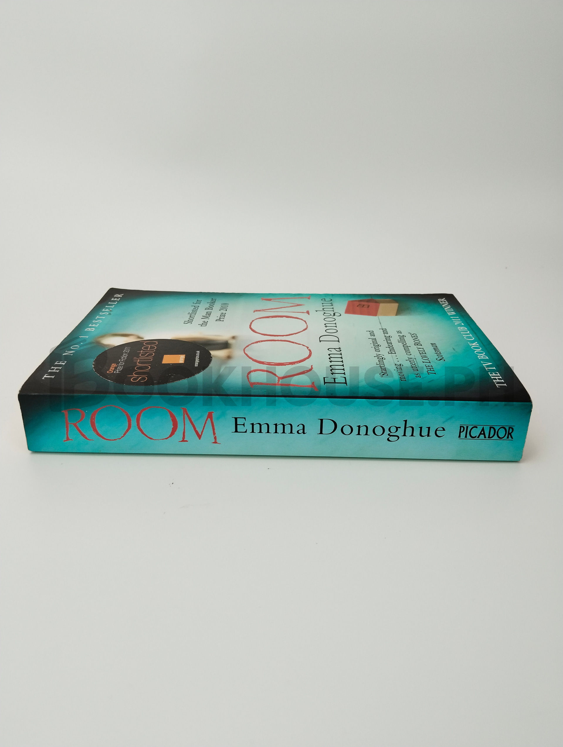 Room by Emma Donoghue - Image 3