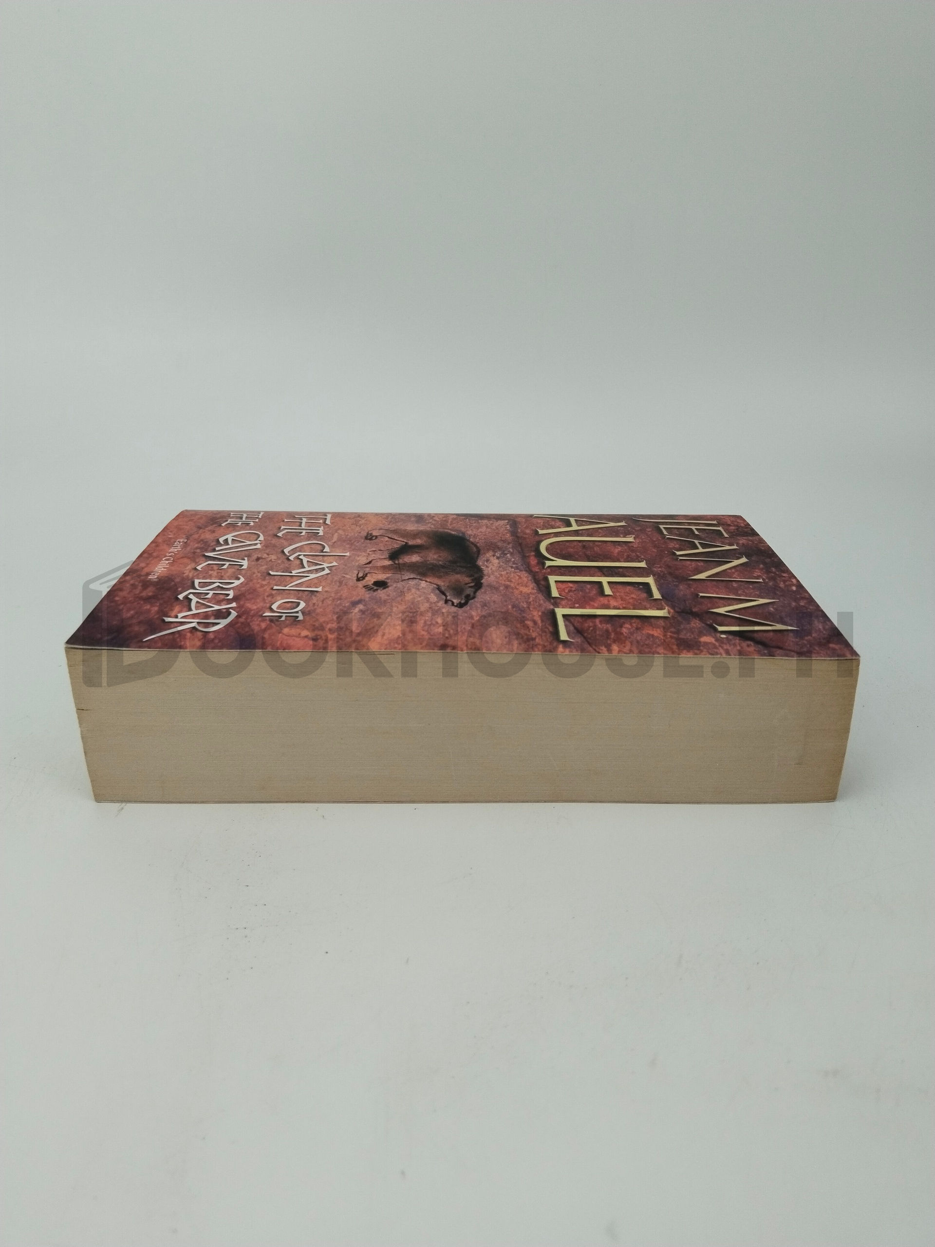 The Clan Of The Cave Bear by Jean M. Auel - Image 4