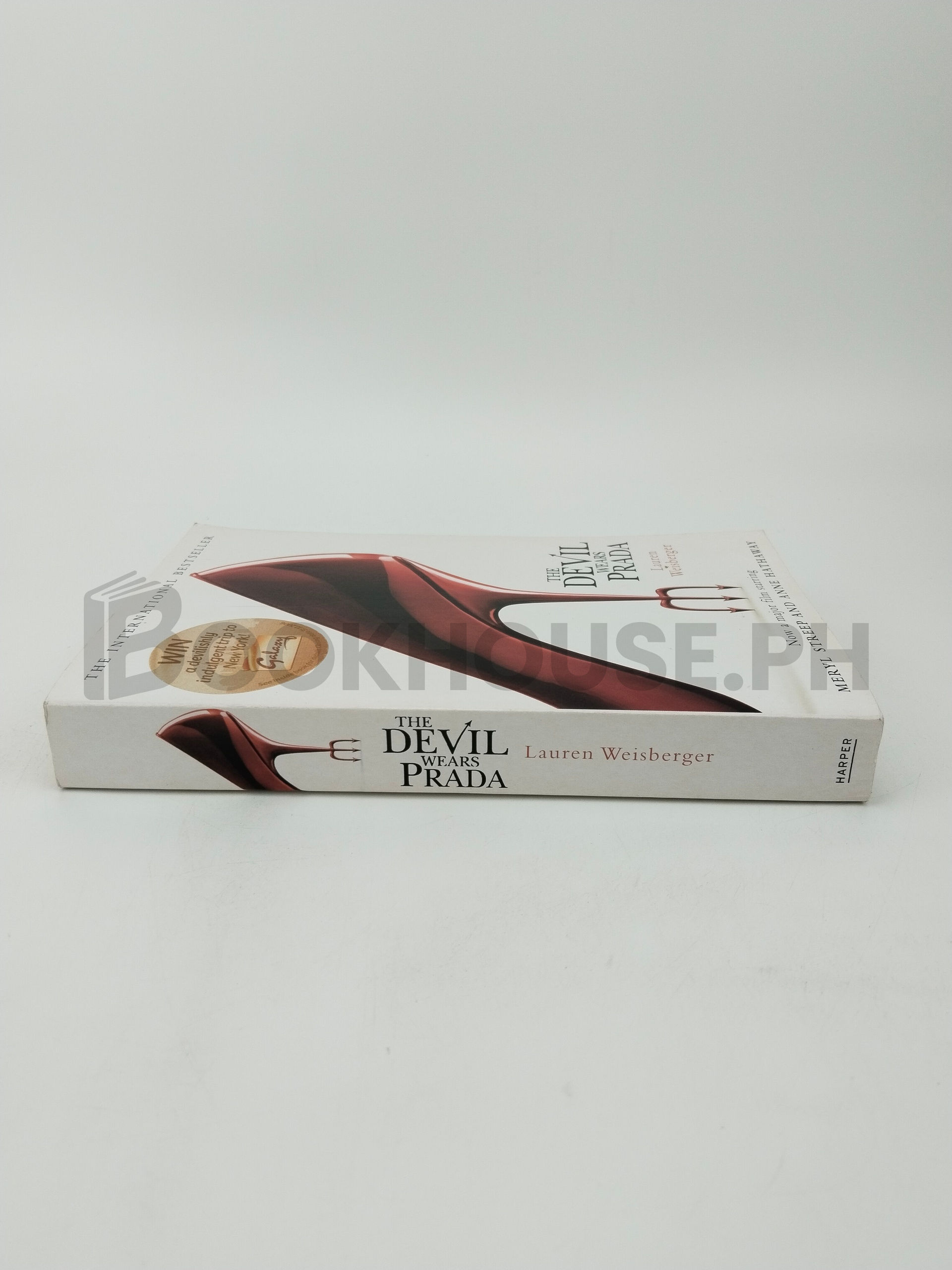 The Devil Wears Prada by Lauren Weisberger - Image 3