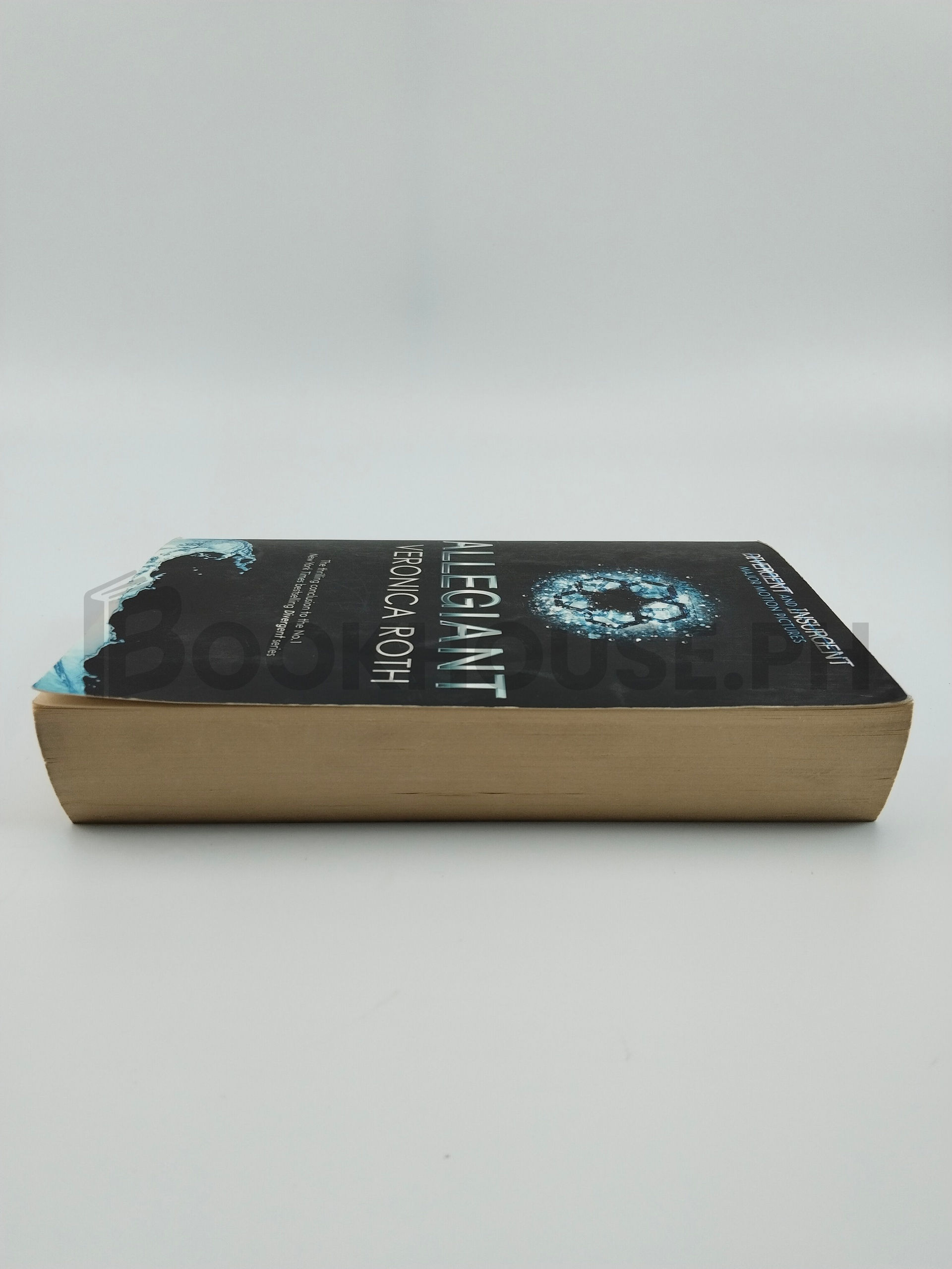 Allegiant by Veronica Roth - Image 4