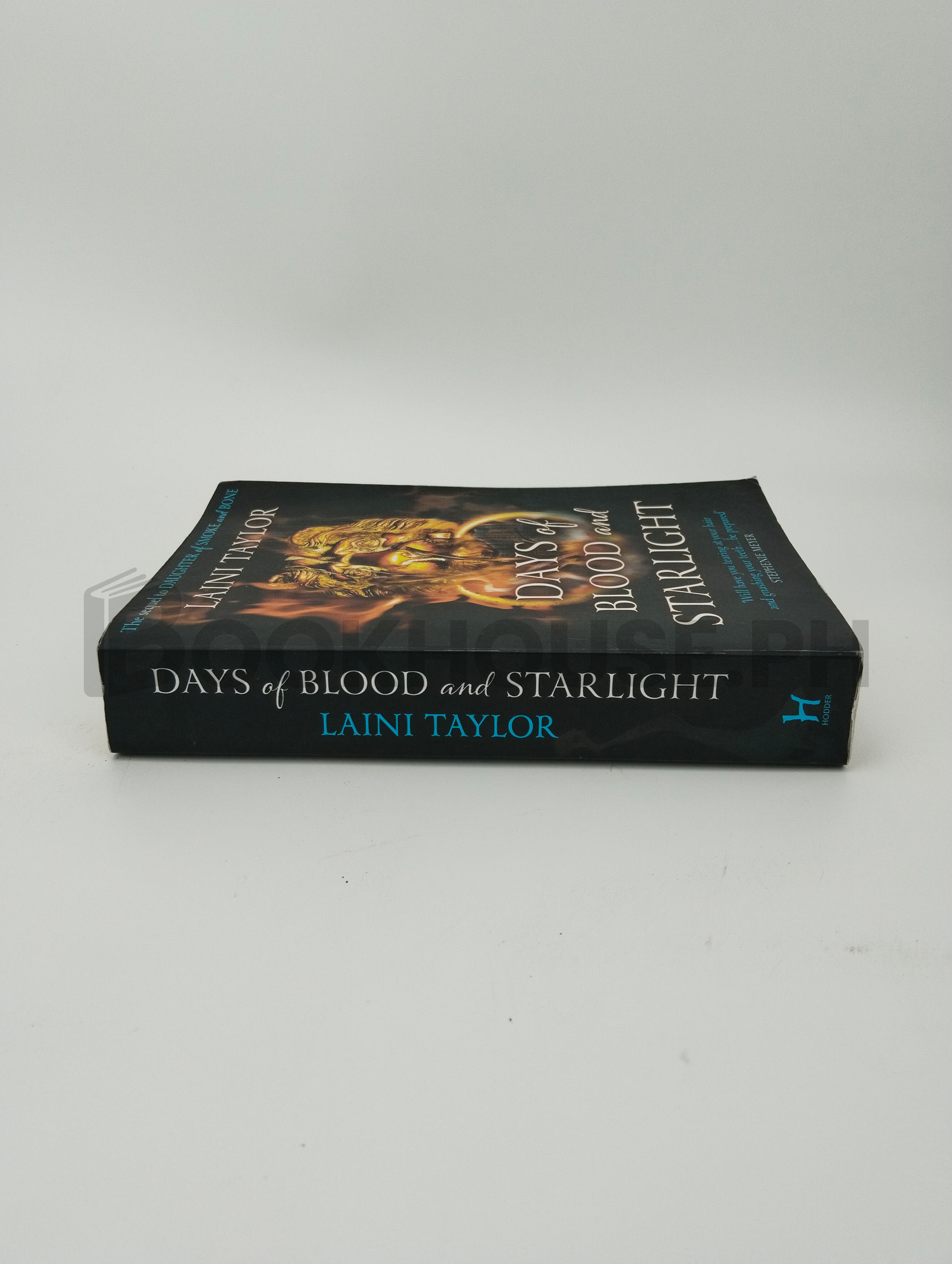 Days Of Blood And Starlight by Laini Taylor - Image 3