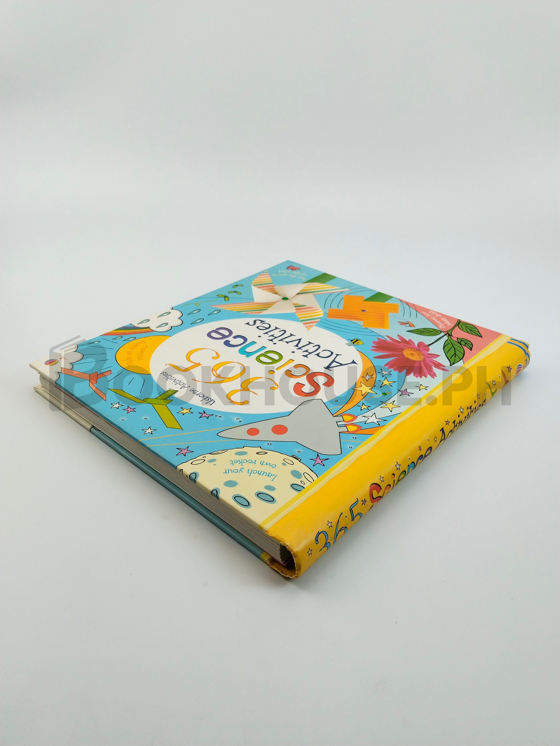 365 Science Activities by Usborne - Image 2