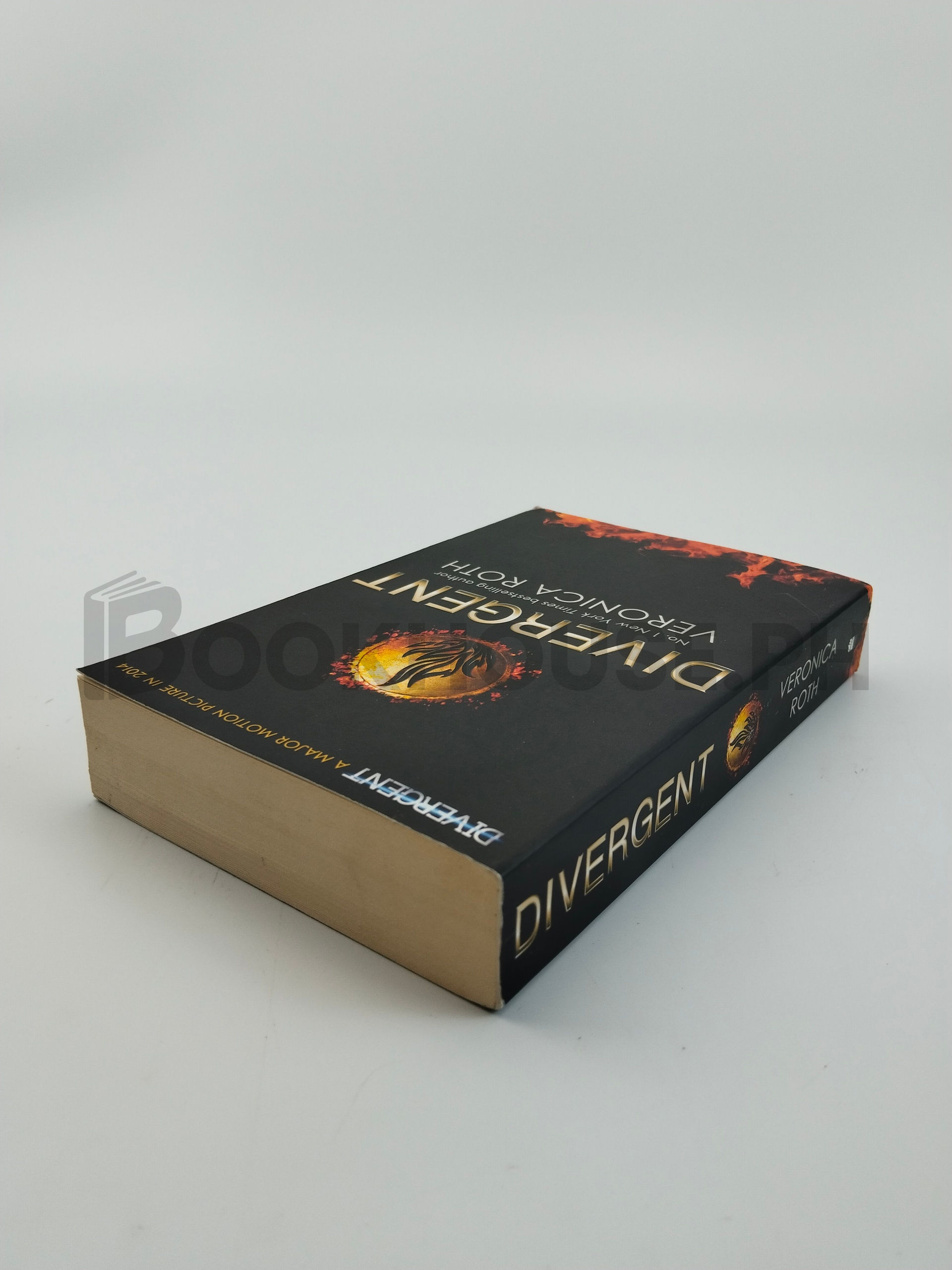 Divergent by Veronica Roth - Image 2