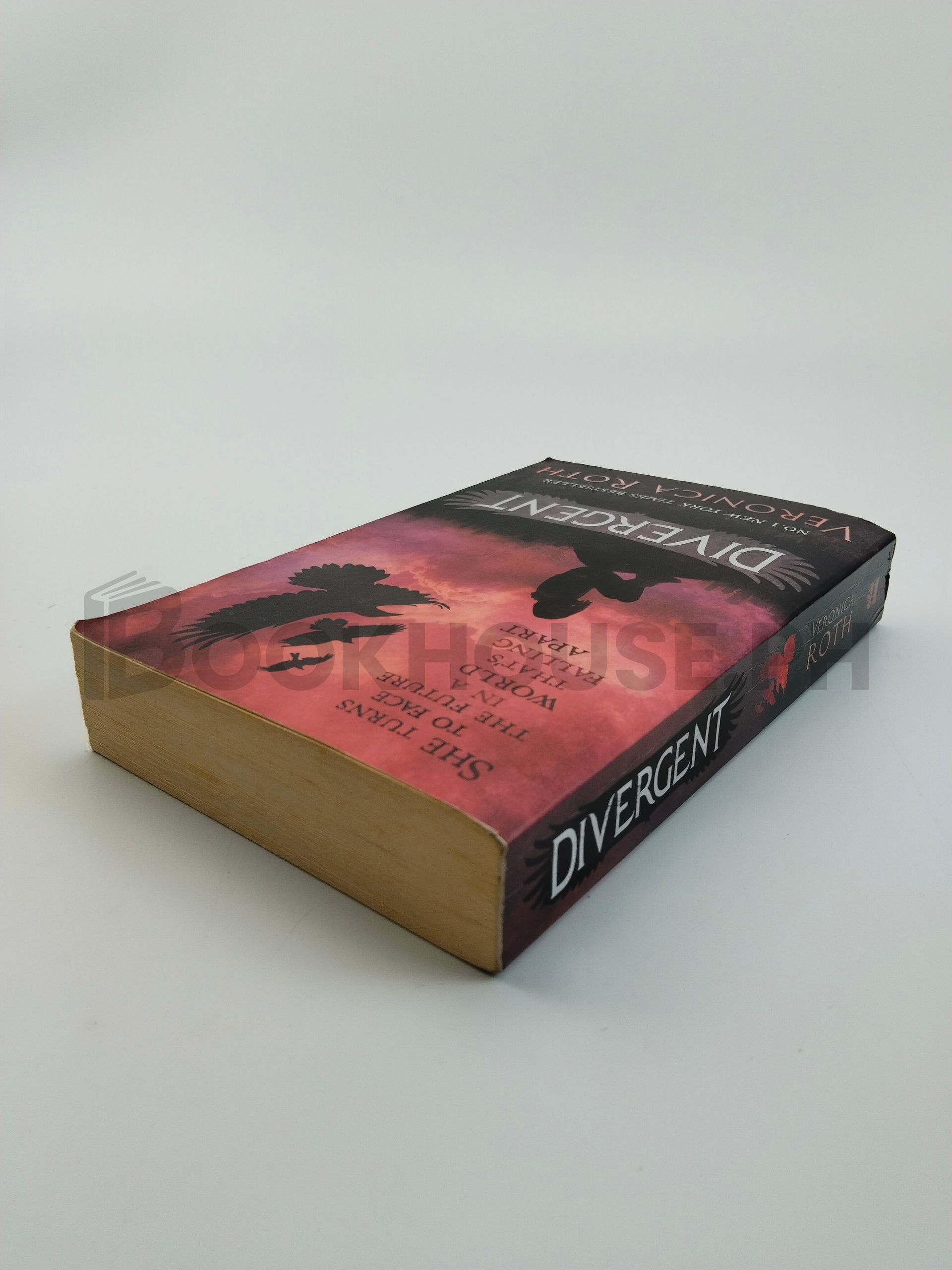 Divergent by Veronica Roth - Image 2