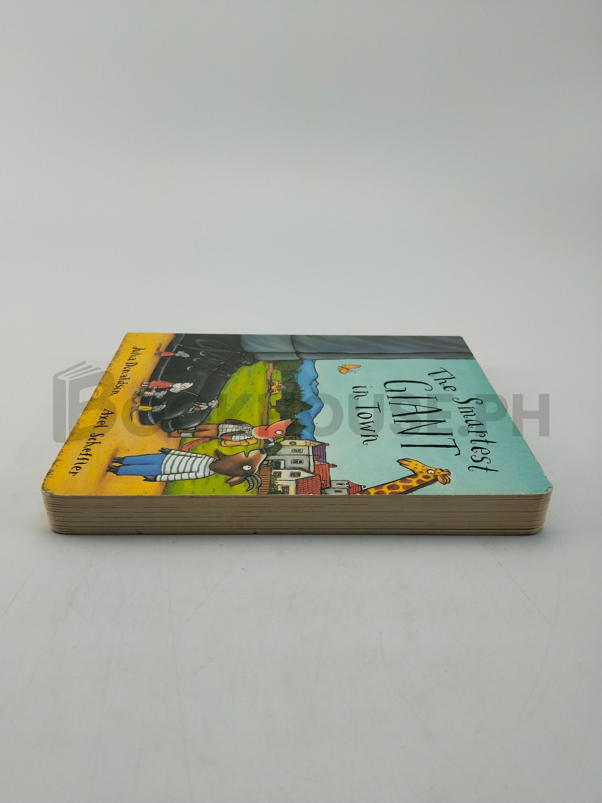 The Smartest Giant In Town by Julia Donaldson - Image 4