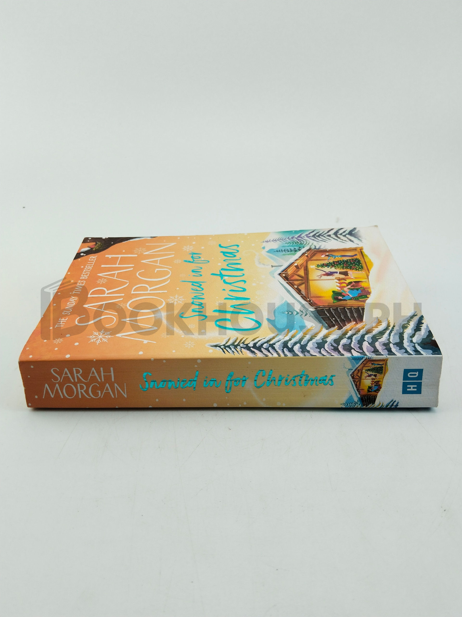 Snowed In For Christmas by Sarah Morgan - Image 3