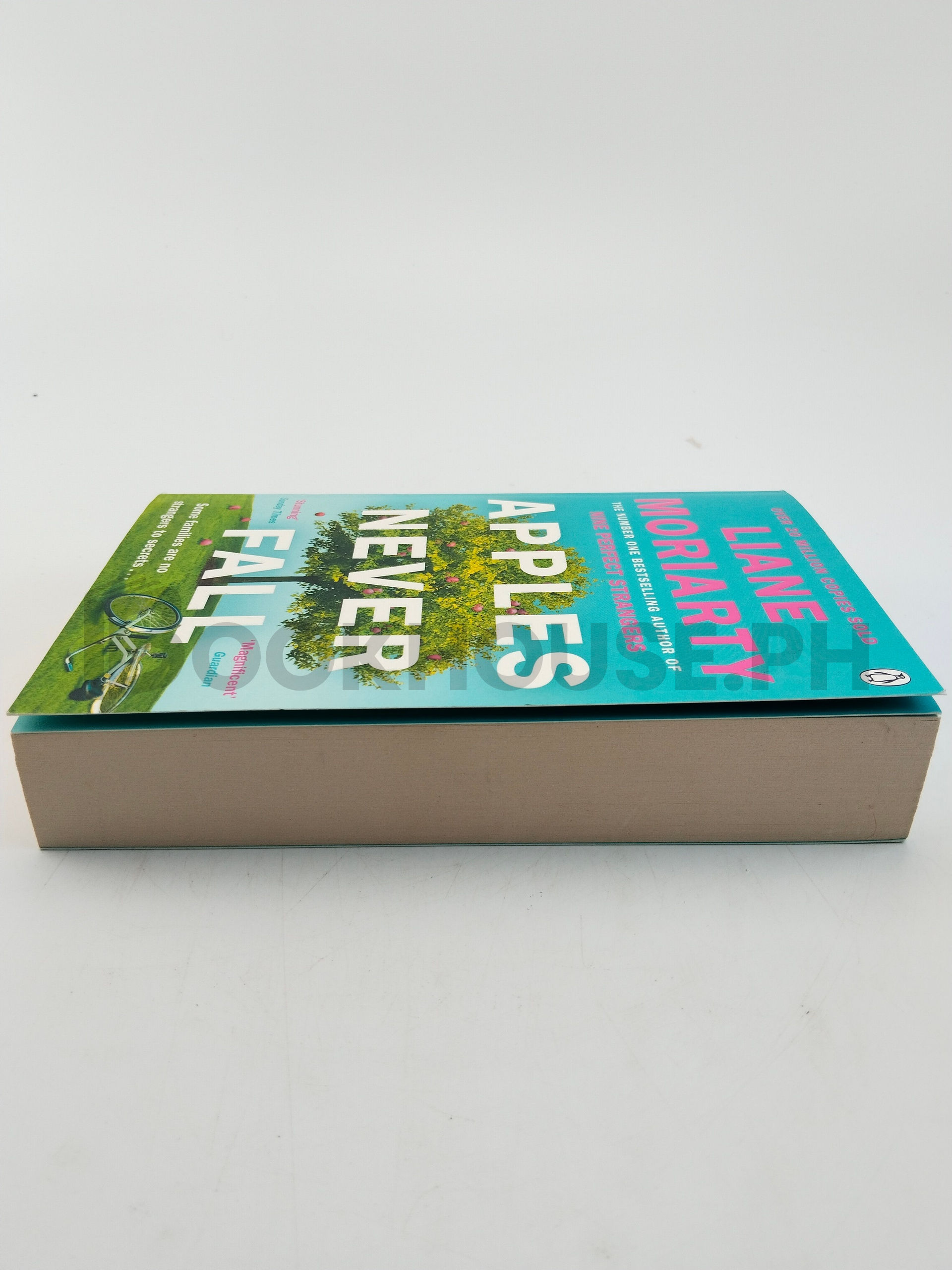 Apples Never Fall by Liane Moriarty - Image 4