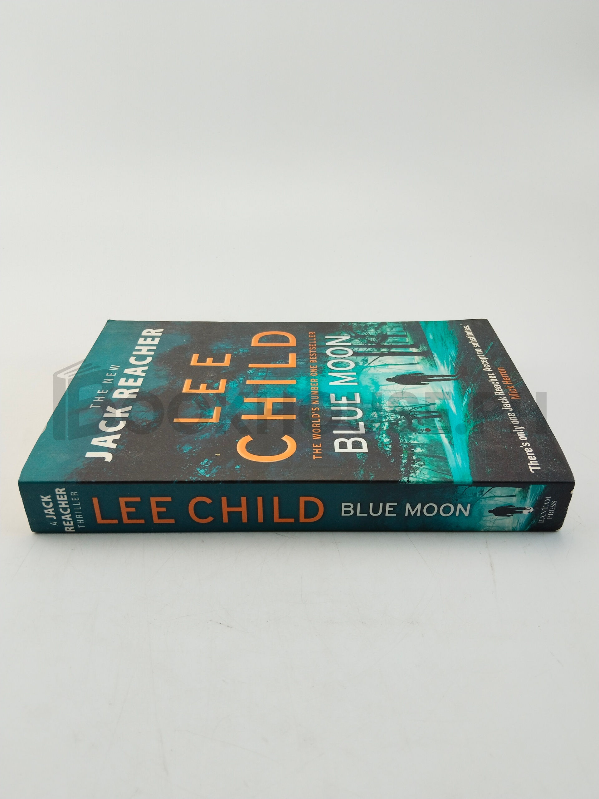 Blue Moon by Lee Child - Image 3