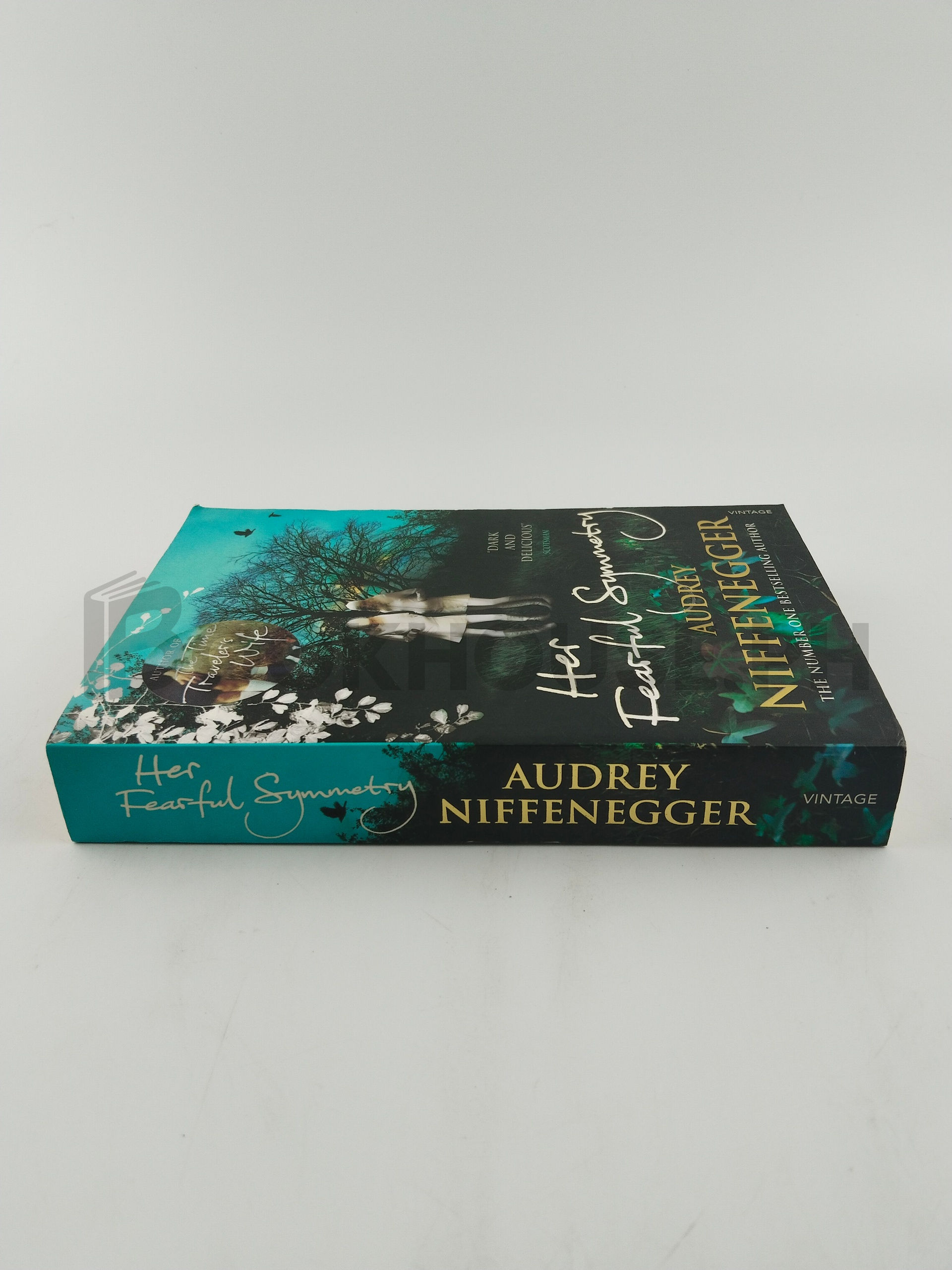 Her Fearful Symmetry by Audrey Niffenegger - Image 3