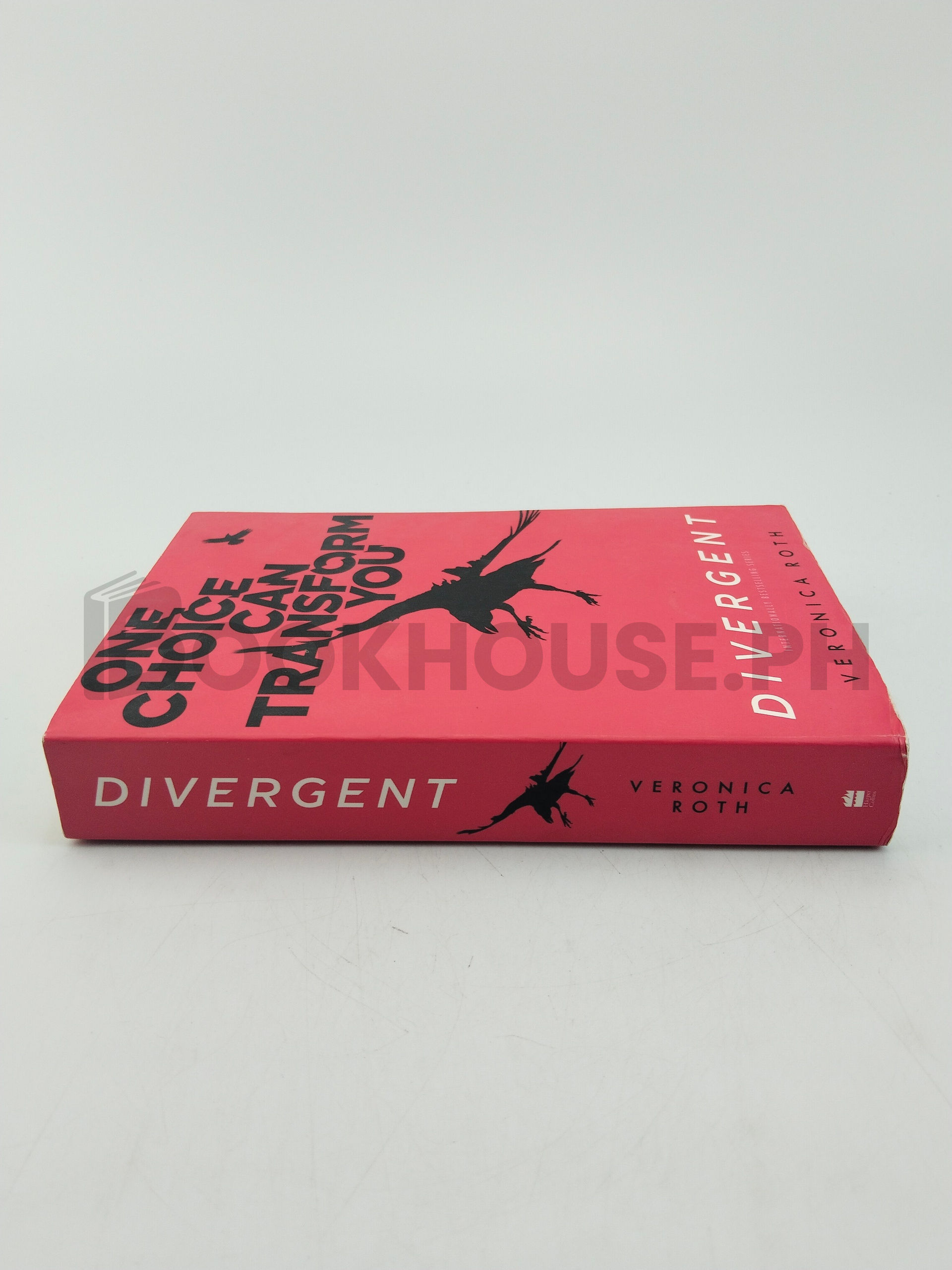 Divergent by Veronica Roth - Image 3