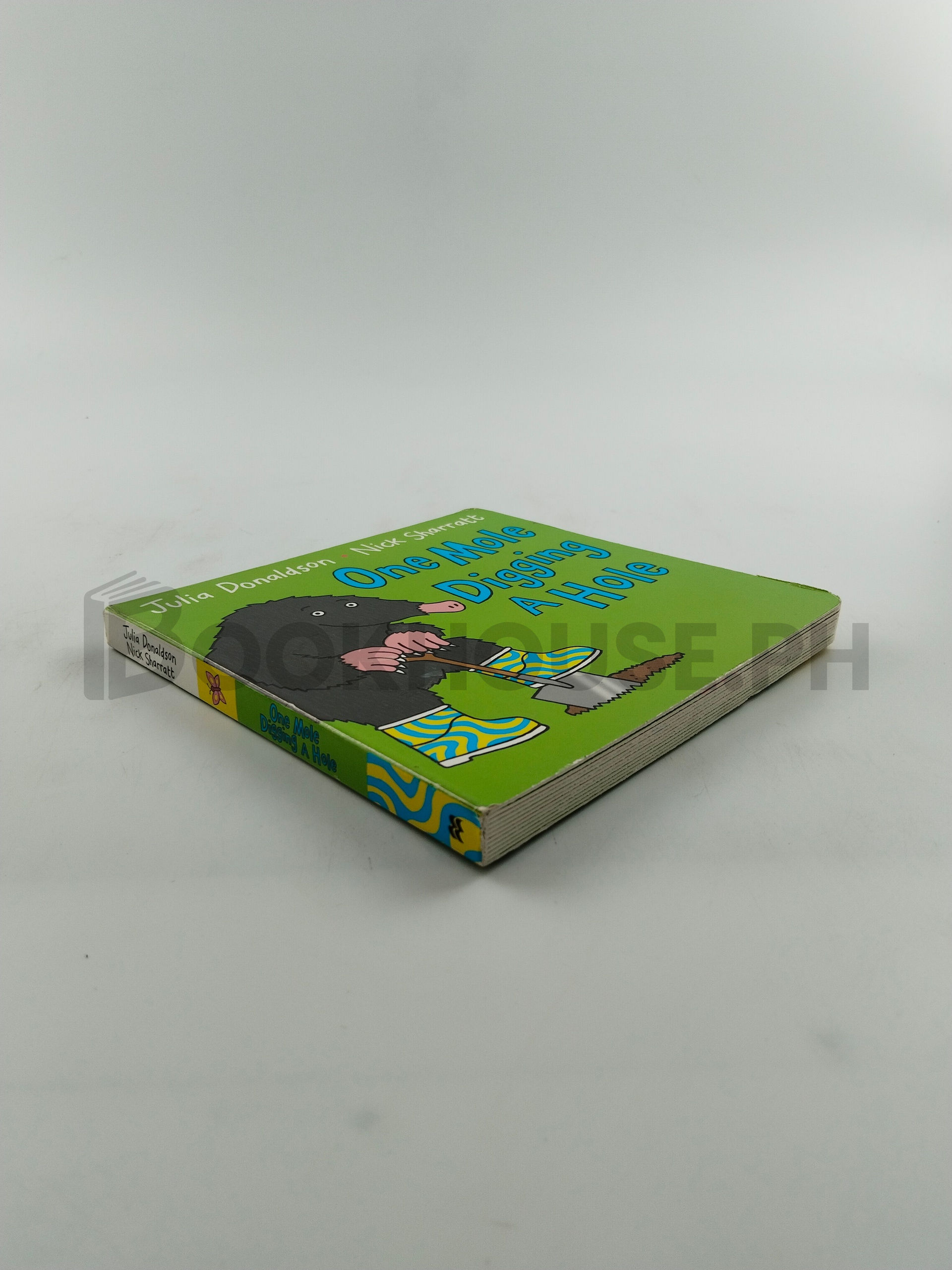 One More Digging A Hole by Julia Donaldson - Image 2