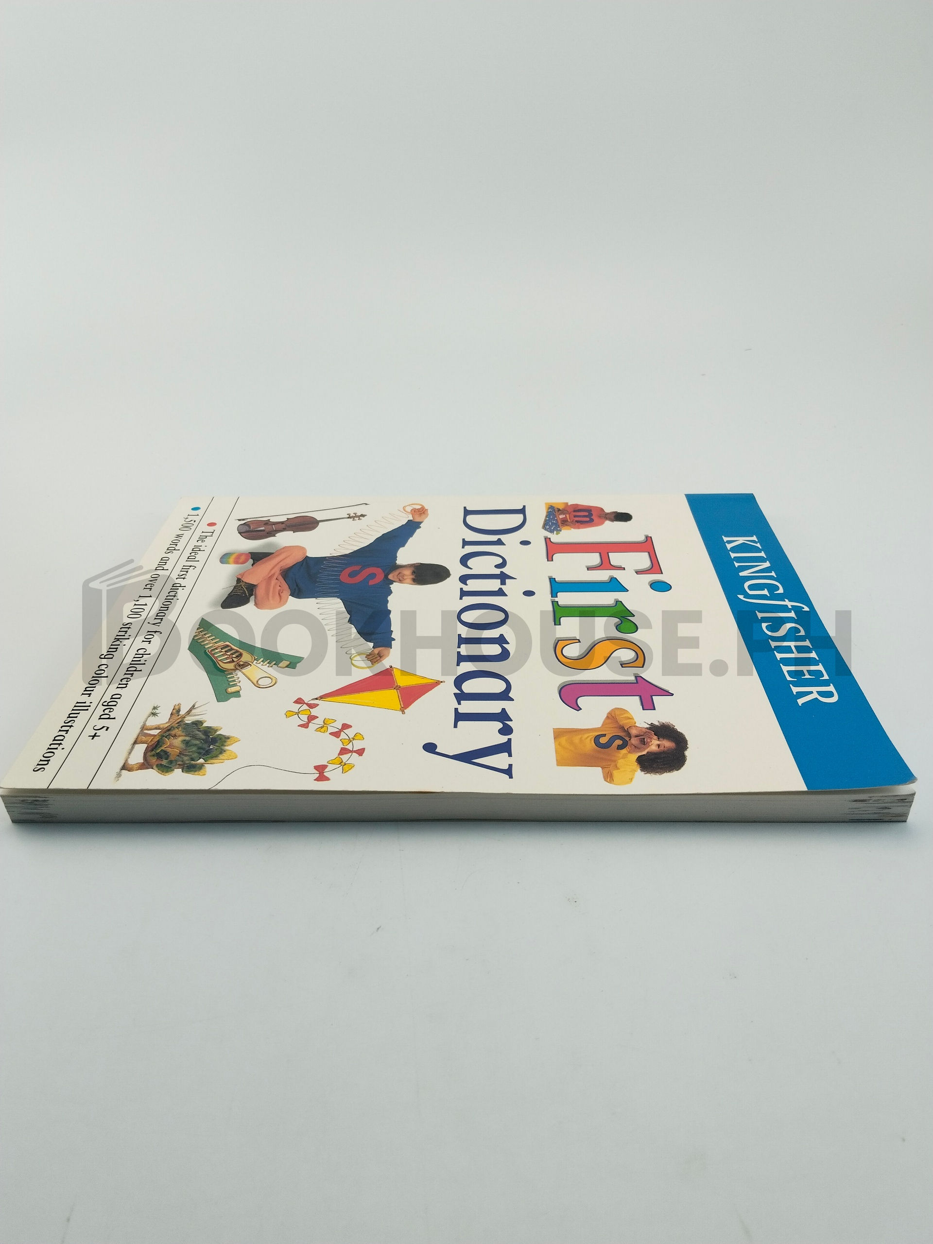 Kingfisher First Dictionary by Angela Crawley - Image 4