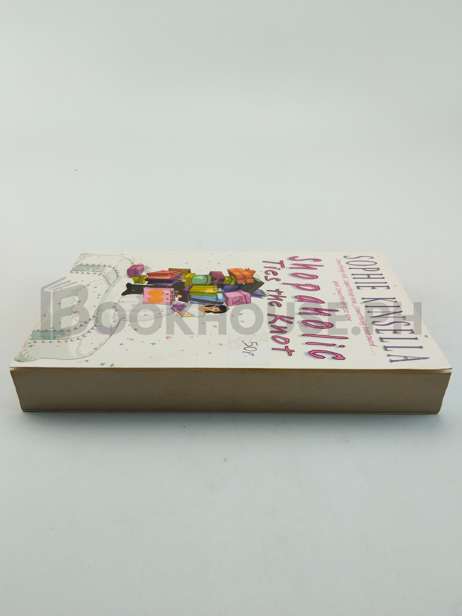 Shopaholic Ties The Knot by Sophie Kinsella - Image 4