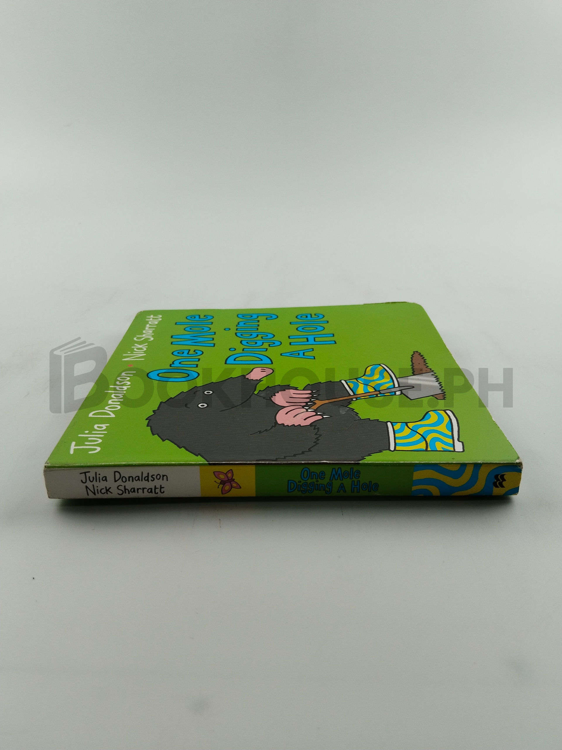 One More Digging A Hole by Julia Donaldson - Image 3