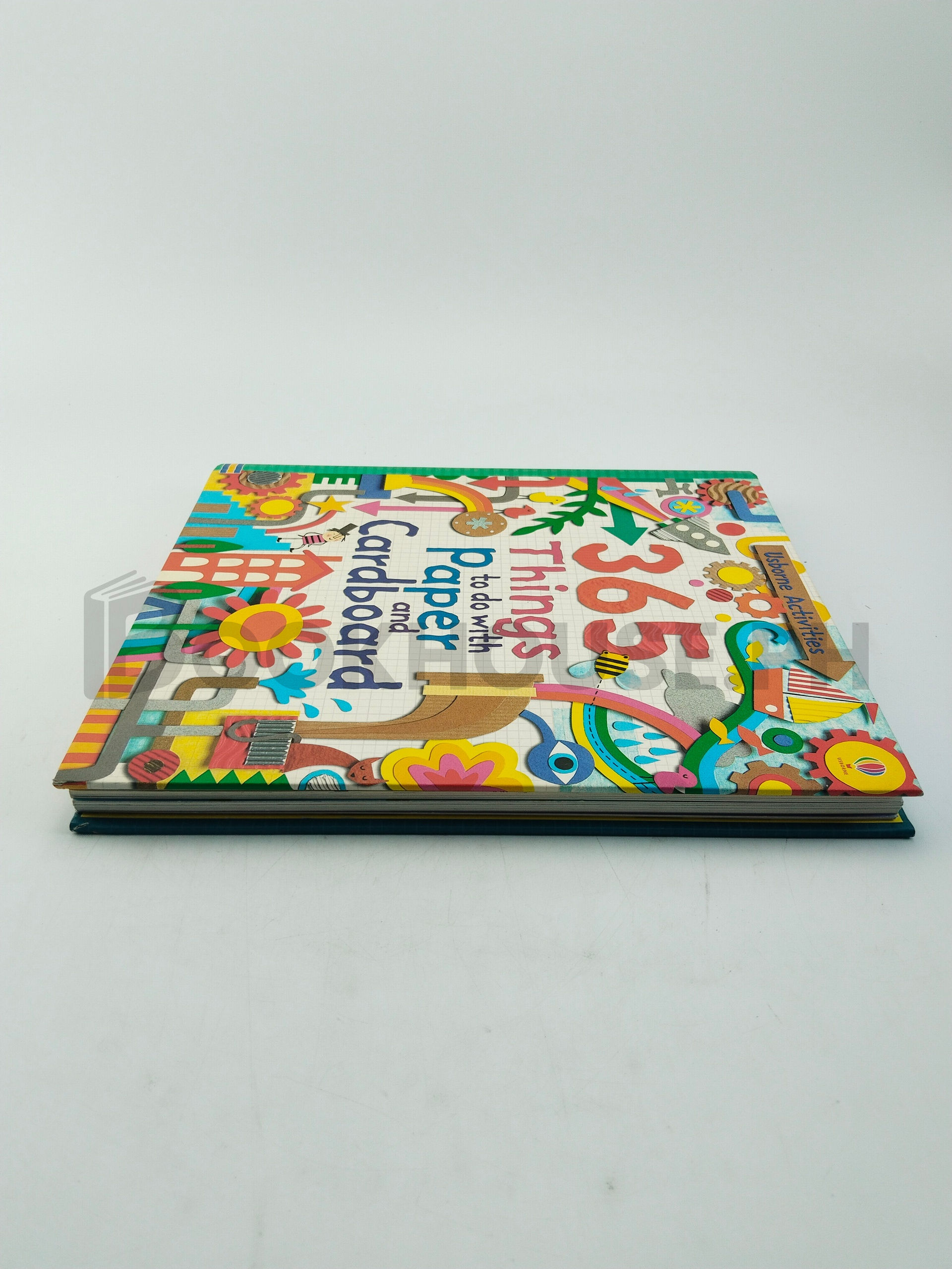 365 Things To Do With Paper And Cardboard by Fiona Watt - Image 4