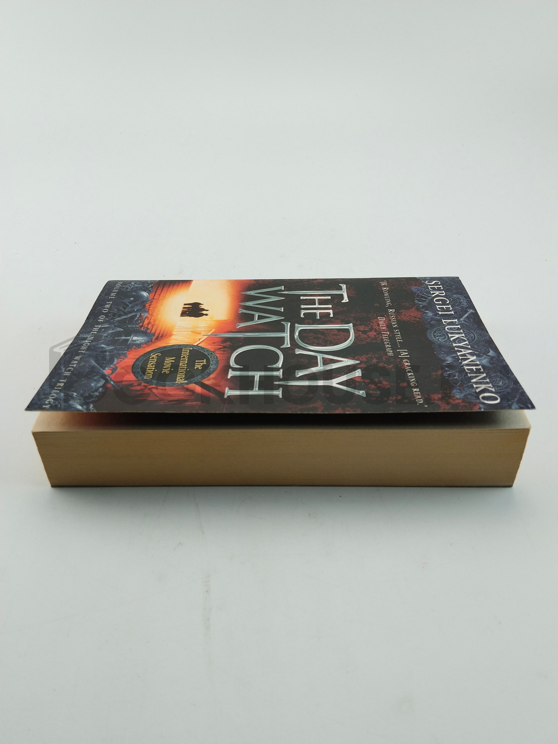 The Day Watch by Sergei Lukyanenko, Vladimir Vassilyev - Image 4