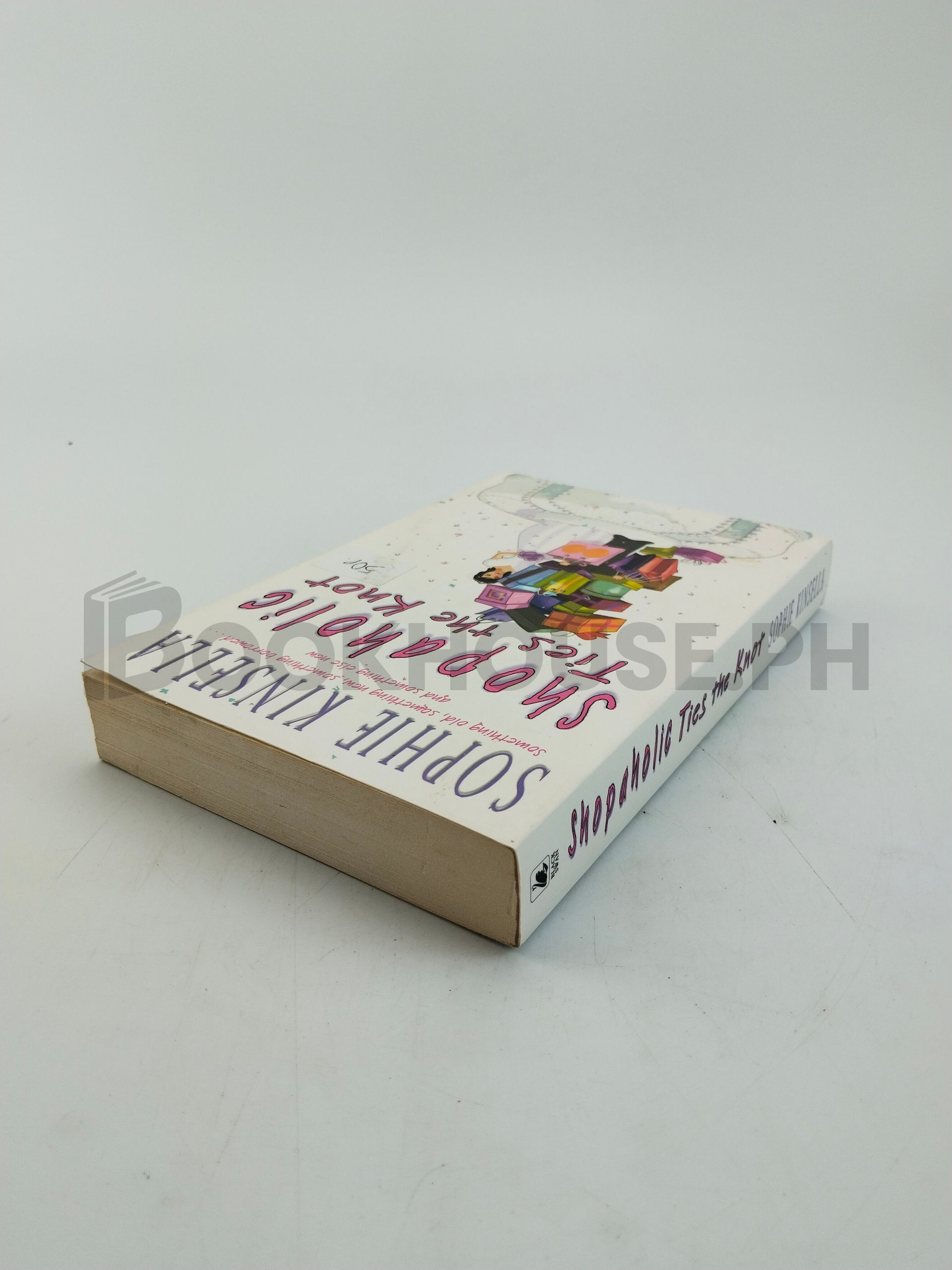 Shopaholic Ties The Knot by Sophie Kinsella - Image 2