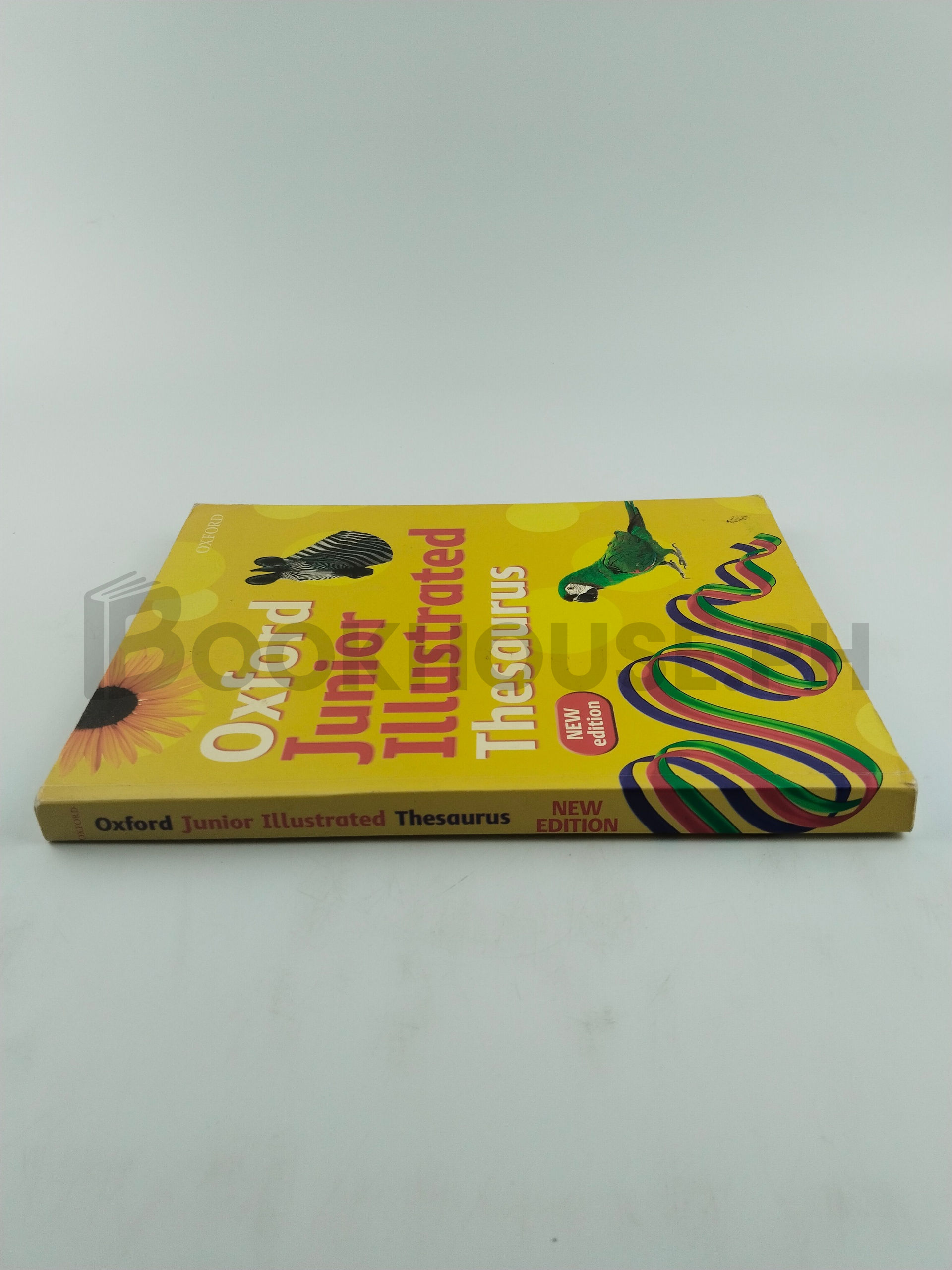 Oxford Junior Illustrated Thesaurus by Sheila Dignen - Image 3