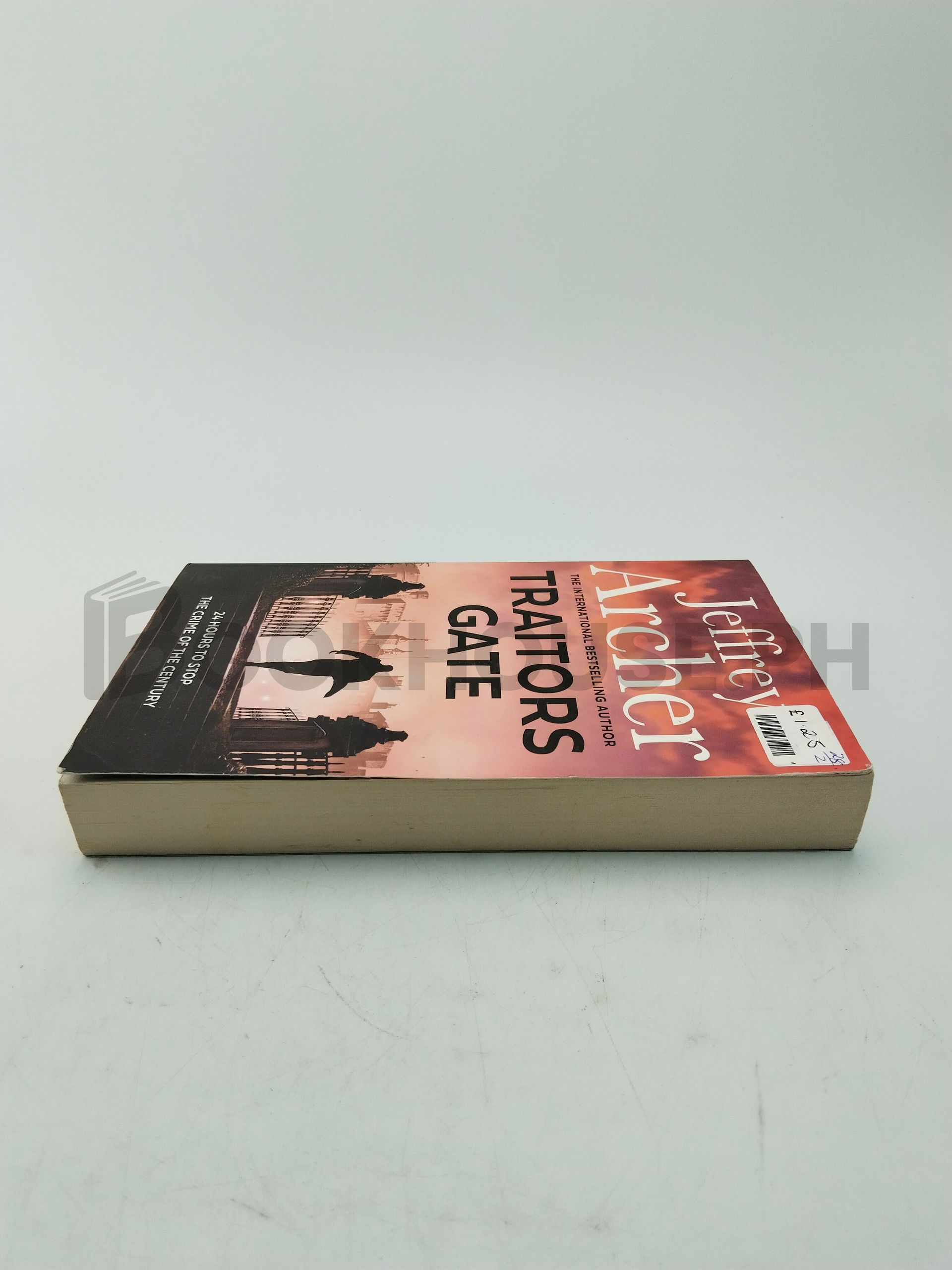 Traitors Gate by Jeffrey Archer - Image 4