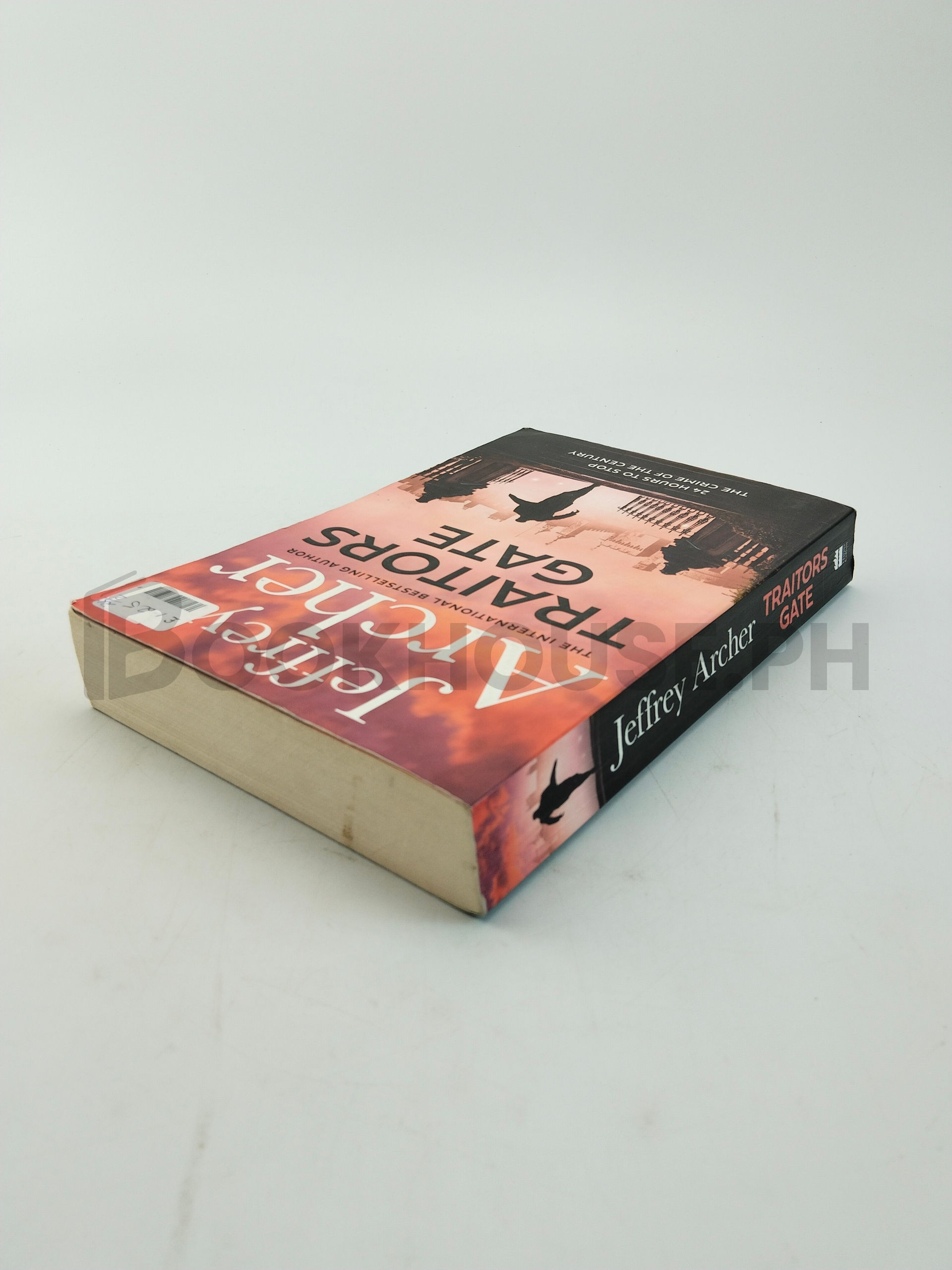 Traitors Gate by Jeffrey Archer - Image 2