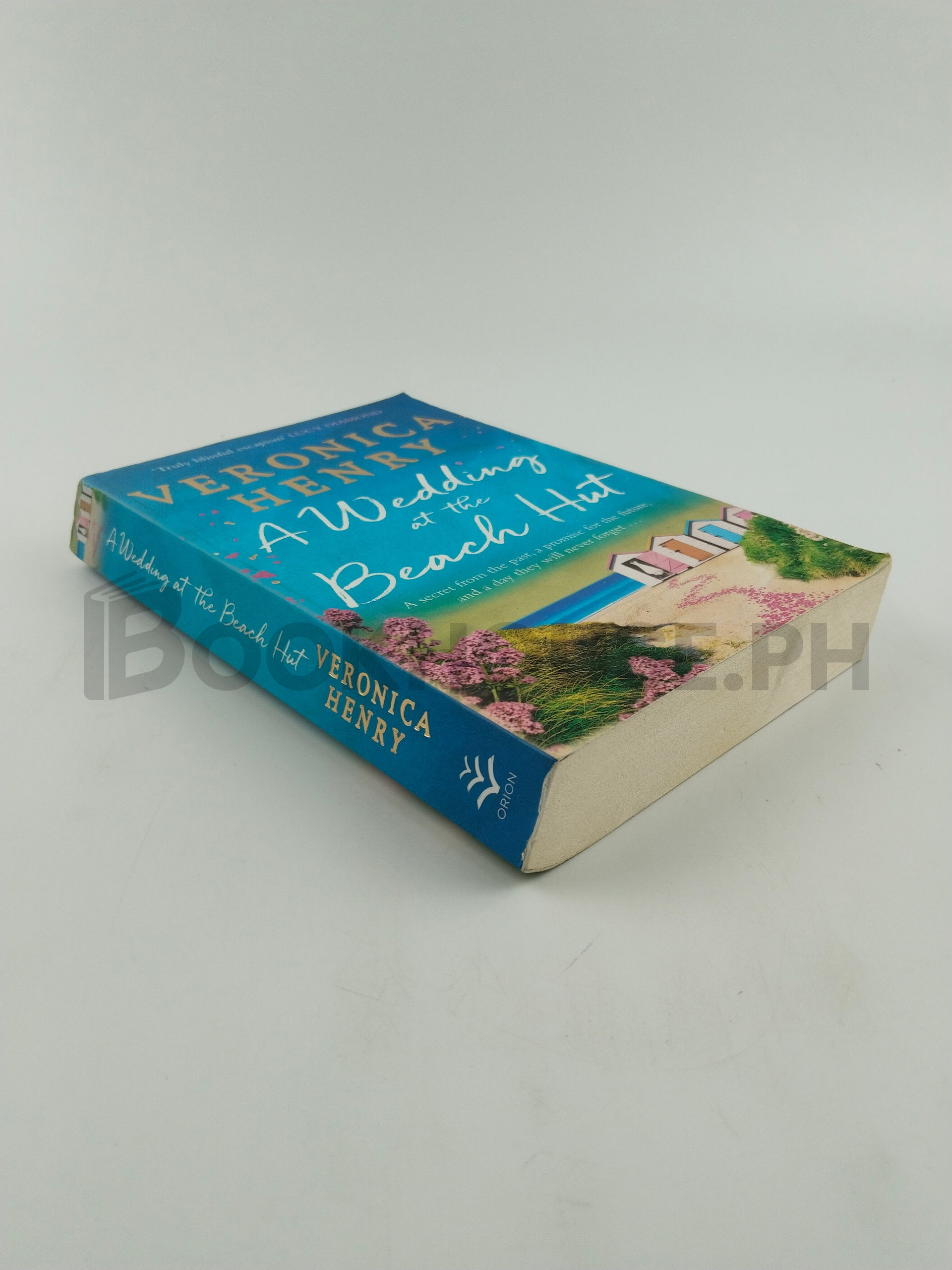 A Wedding At The Beach Hut by Veronica Henry - Image 2