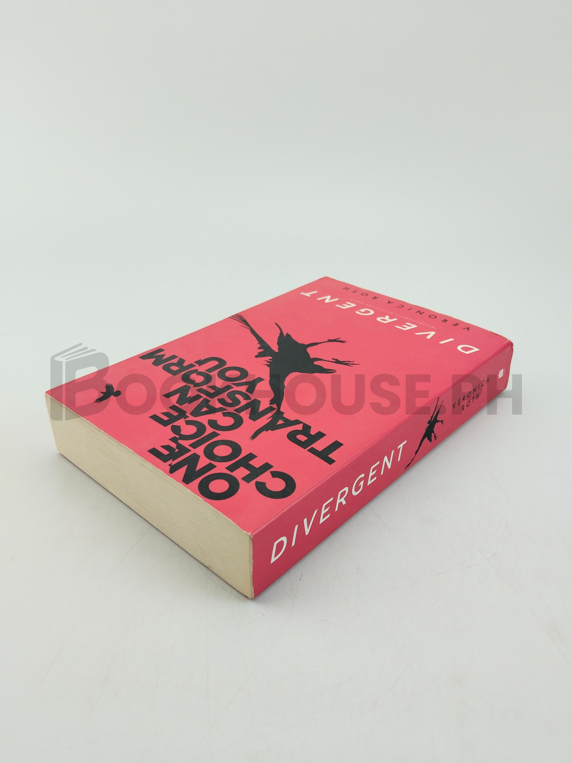 Divergent by Veronica Roth - Image 2