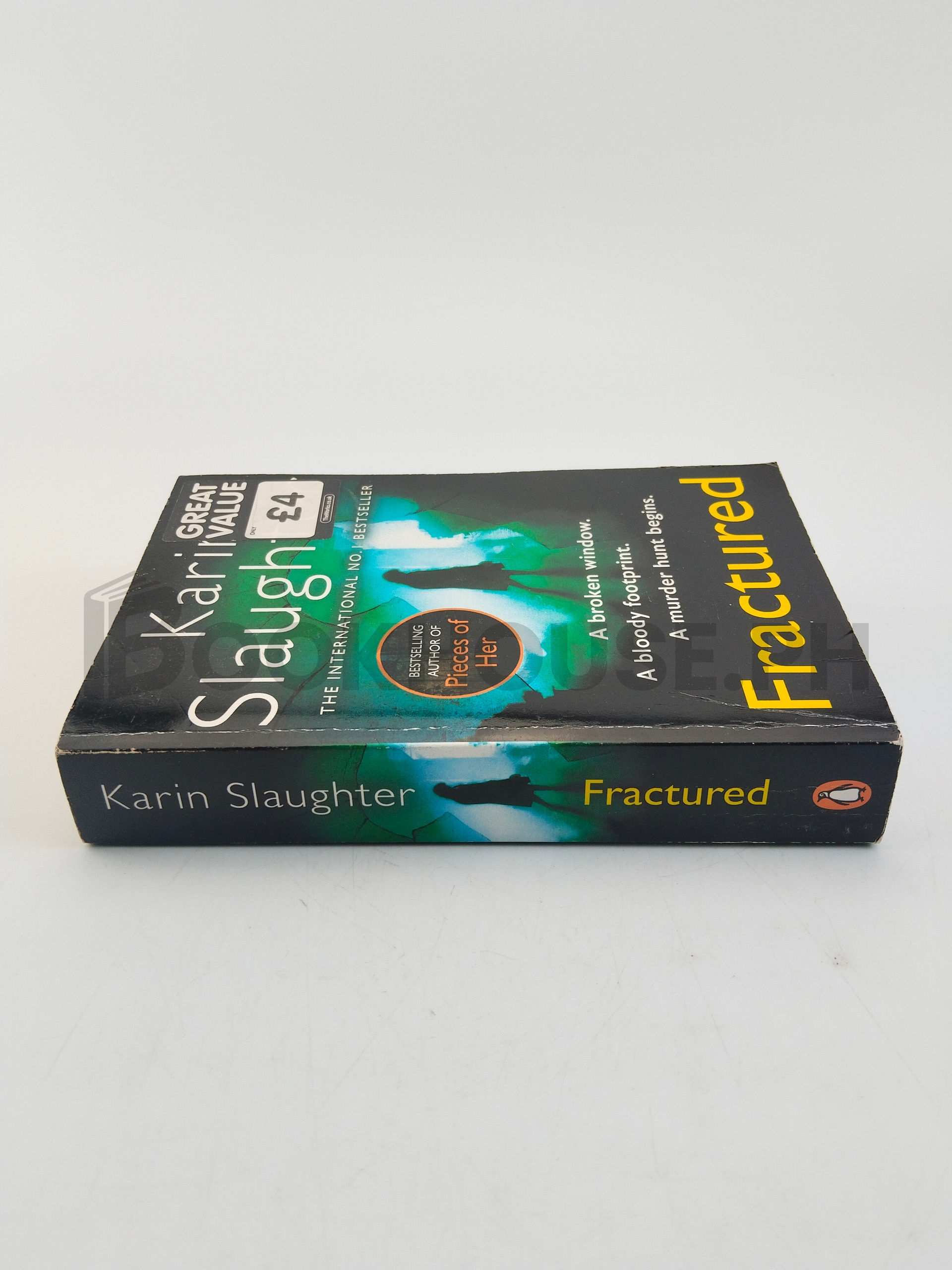 Fractured by Karin Slaughter - Image 3