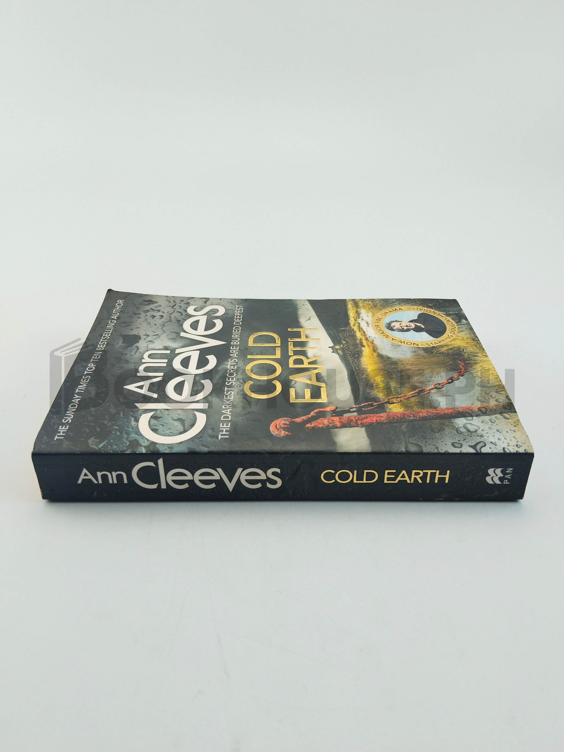 Cold Earth by Ann Cleeves - Image 3