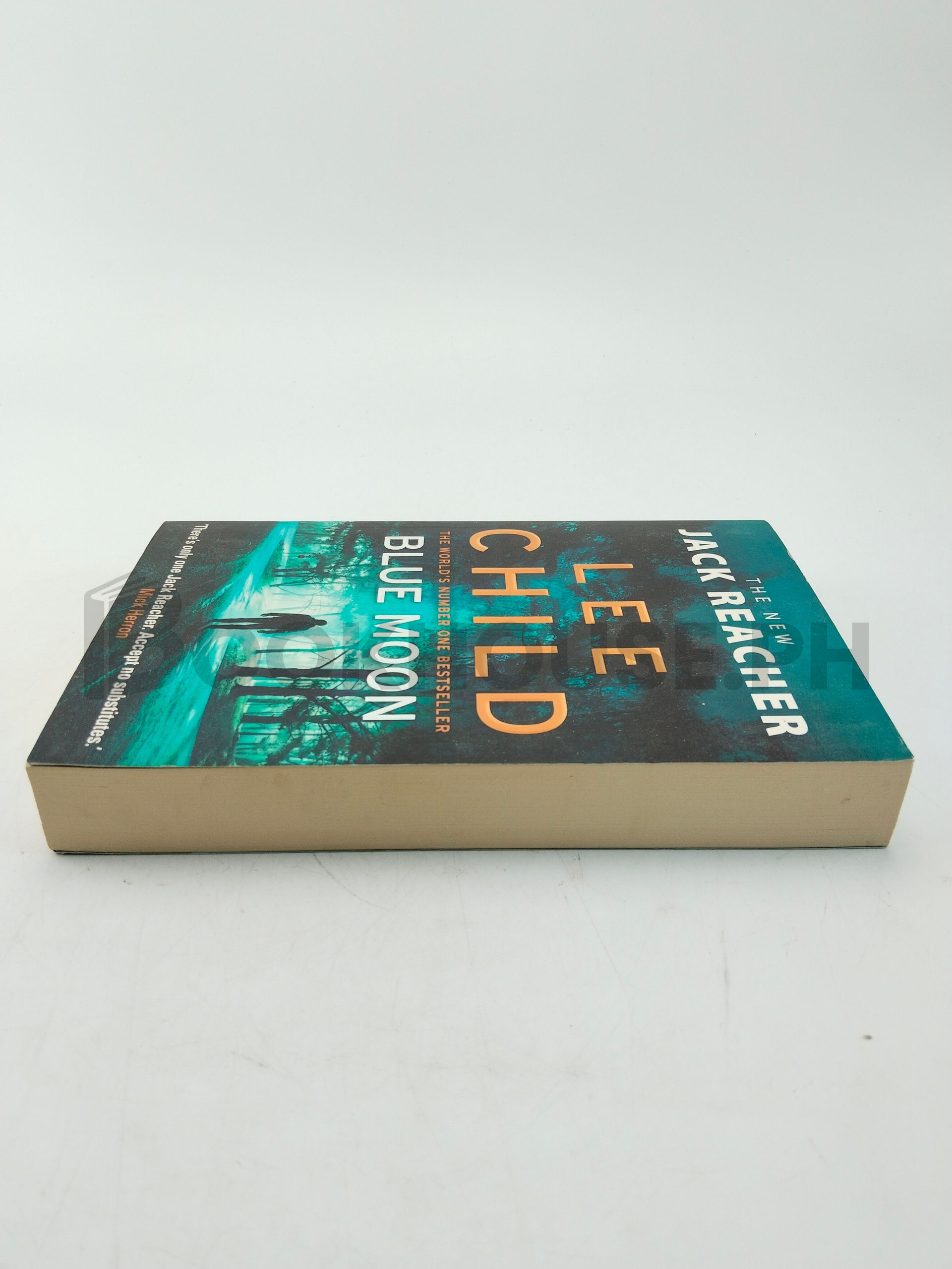 Blue Moon by Lee Child - Image 4
