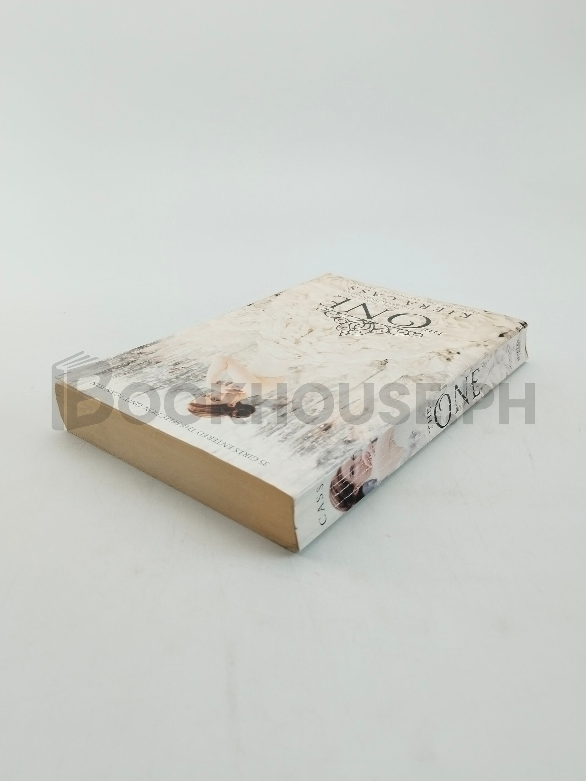 The One by Kiera Cass - Image 2