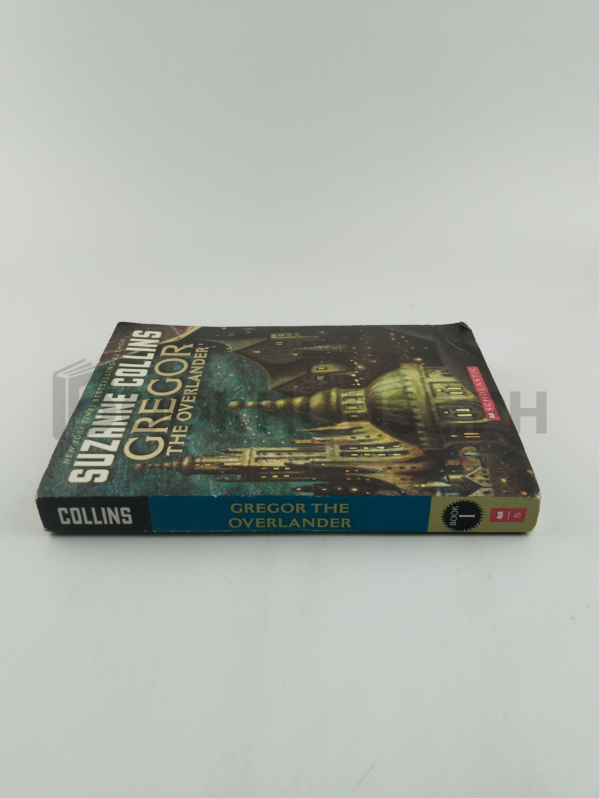 Gregor The Overlander by Suzanne Collins - Image 3