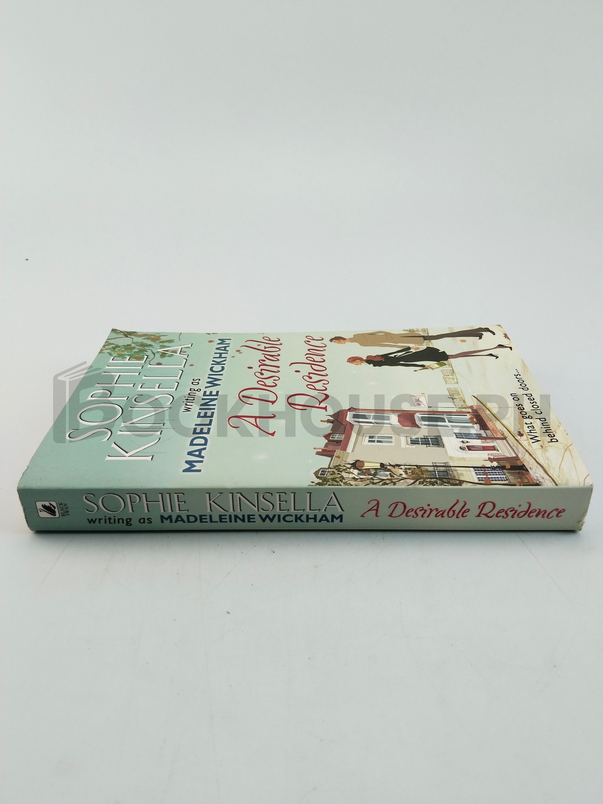 A Desirable Residence by Sophie Kinsella, Madeleine Wickham - Image 3