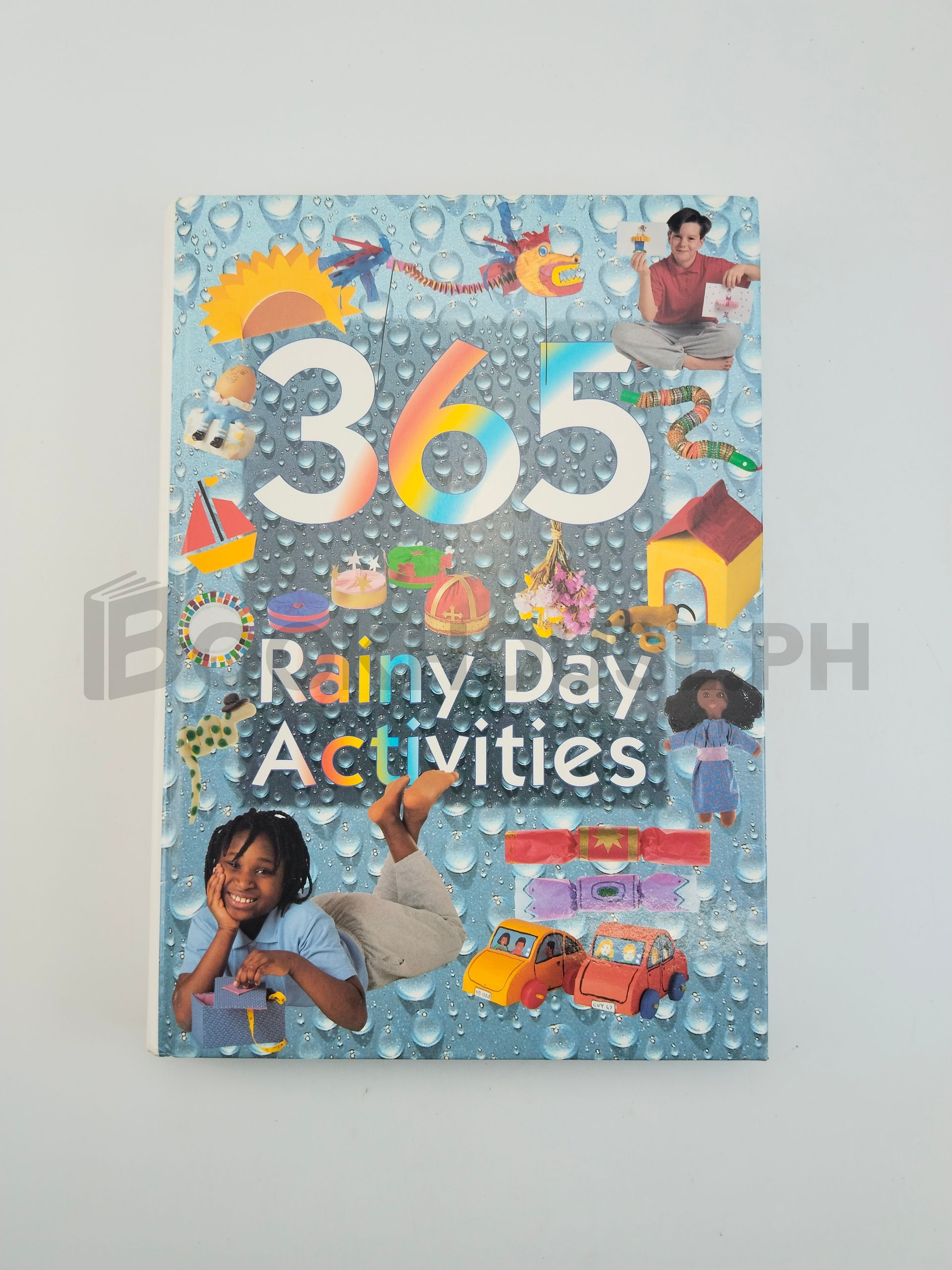 365 Rainy Day Activities by Vivienne Bolton