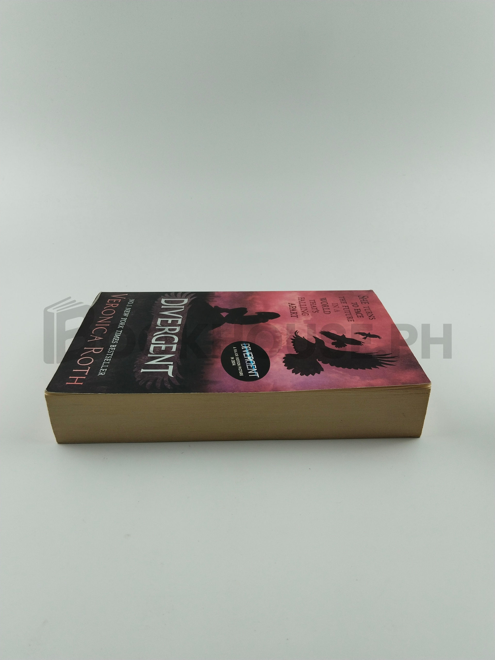 Divergent by Veronica Roth - Image 4