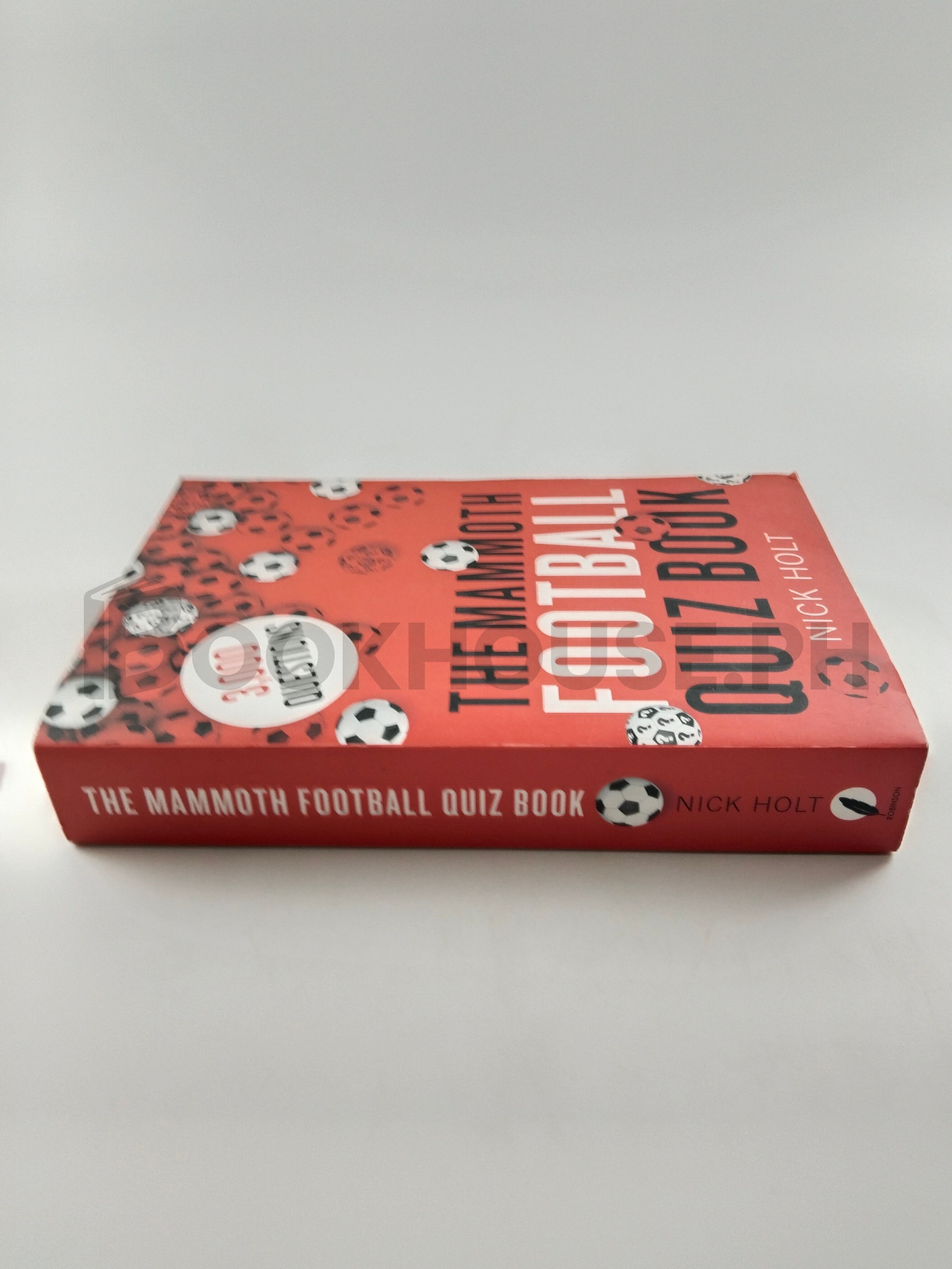 The Mammoth Football Quiz Book by Nick Holt - Image 3