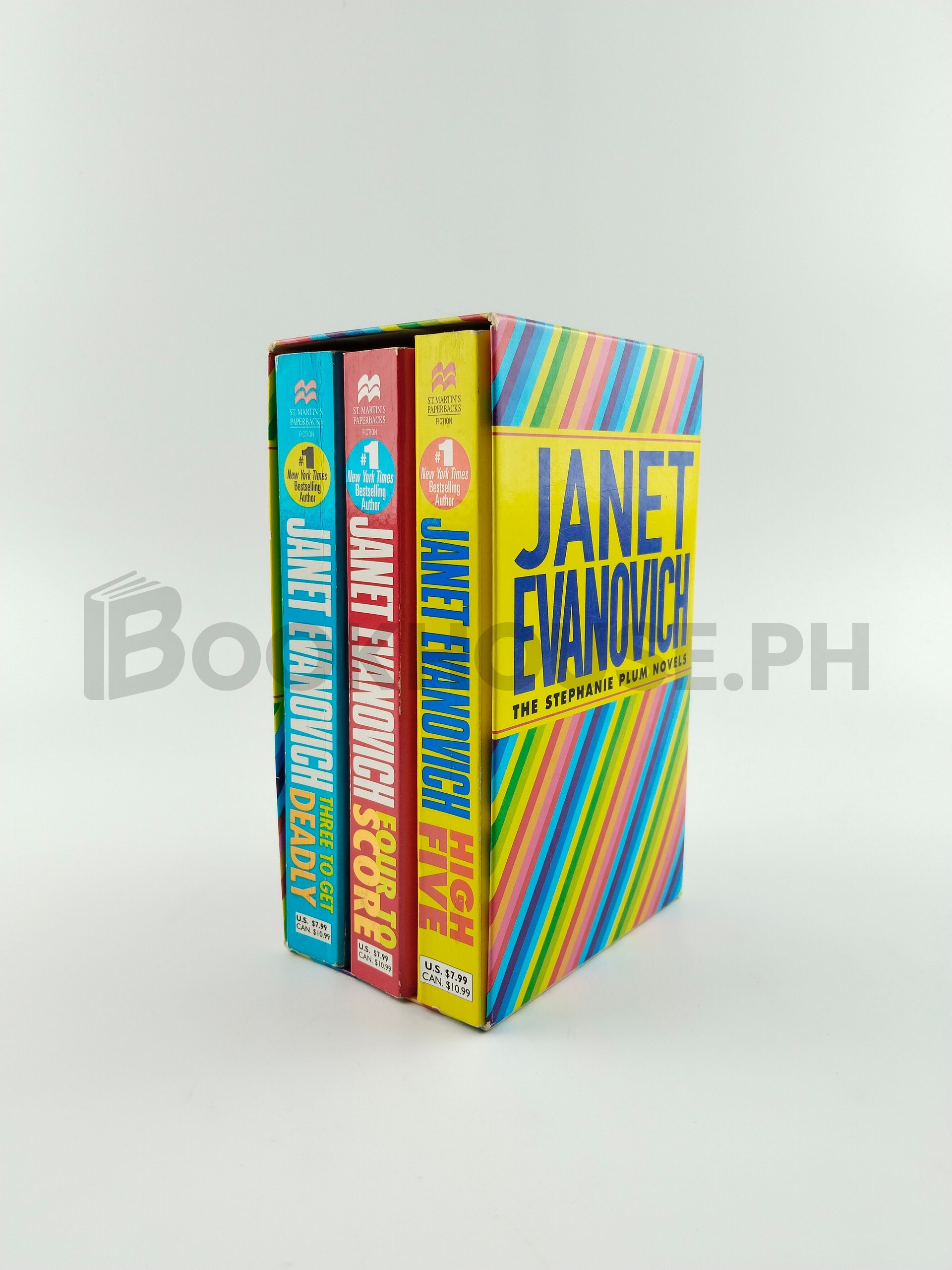 The Stephanie Plum Novels: High Five, Three To Get Deadly, Four To Score by Janet Evanovich - Image 2