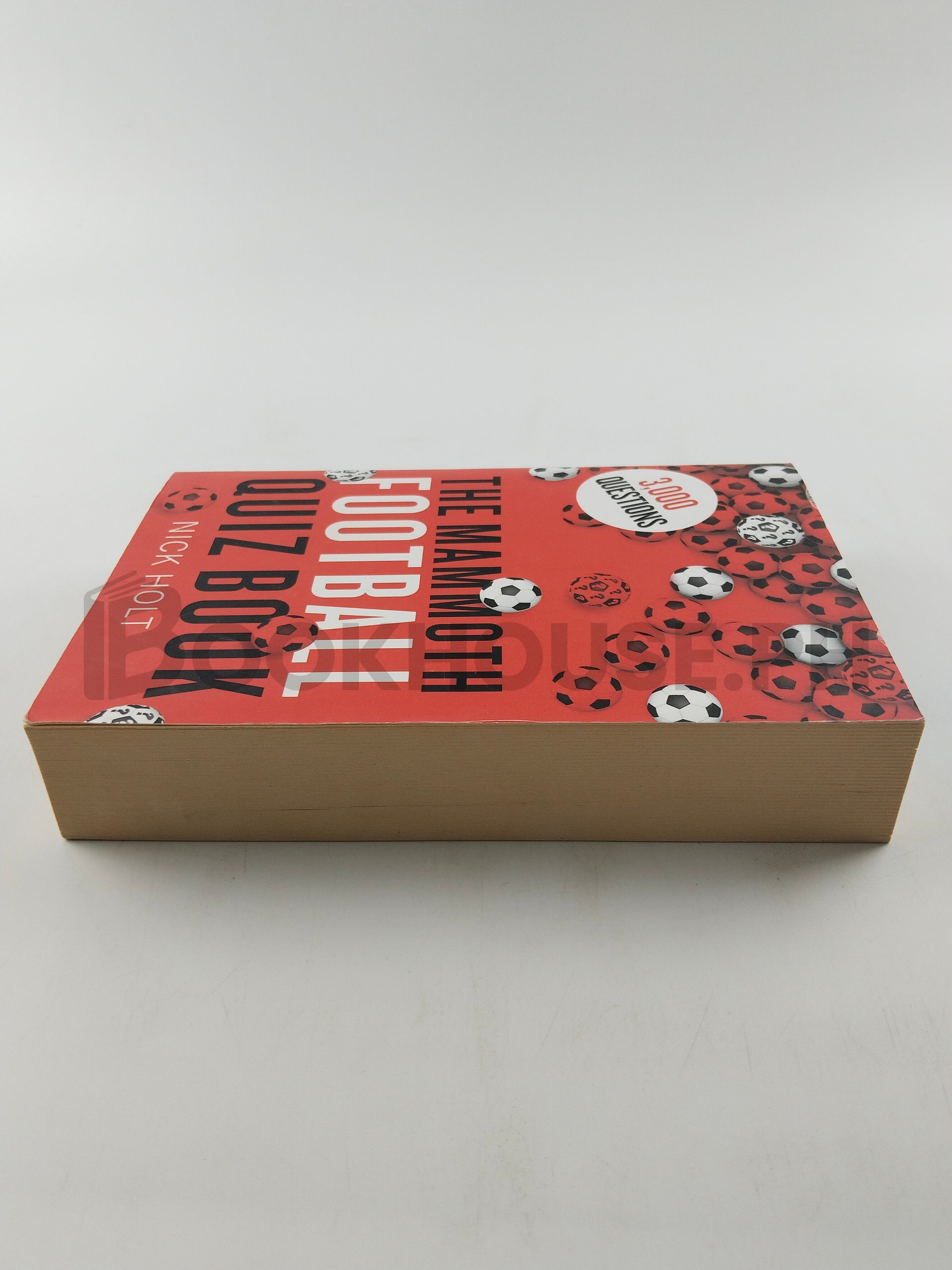 The Mammoth Football Quiz Book by Nick Holt - Image 4