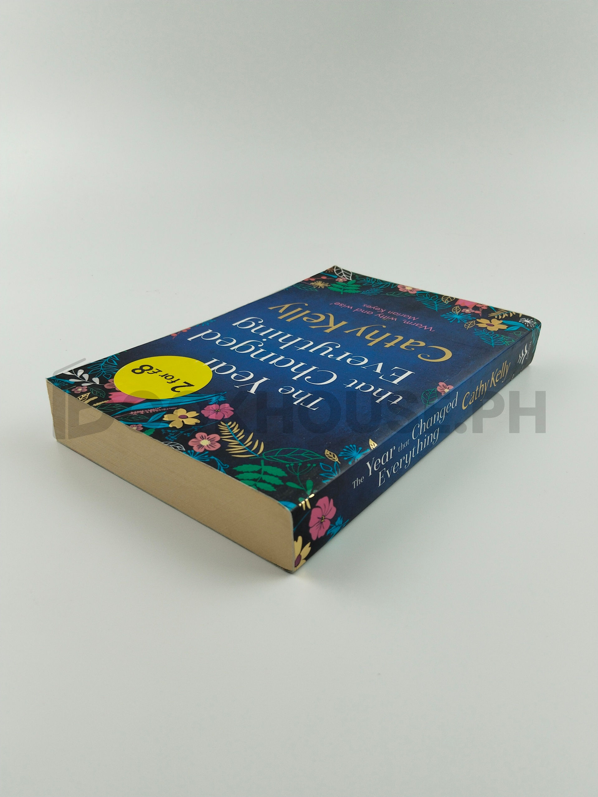 The Year That Changed Everything by Cathy Kelly - Image 2