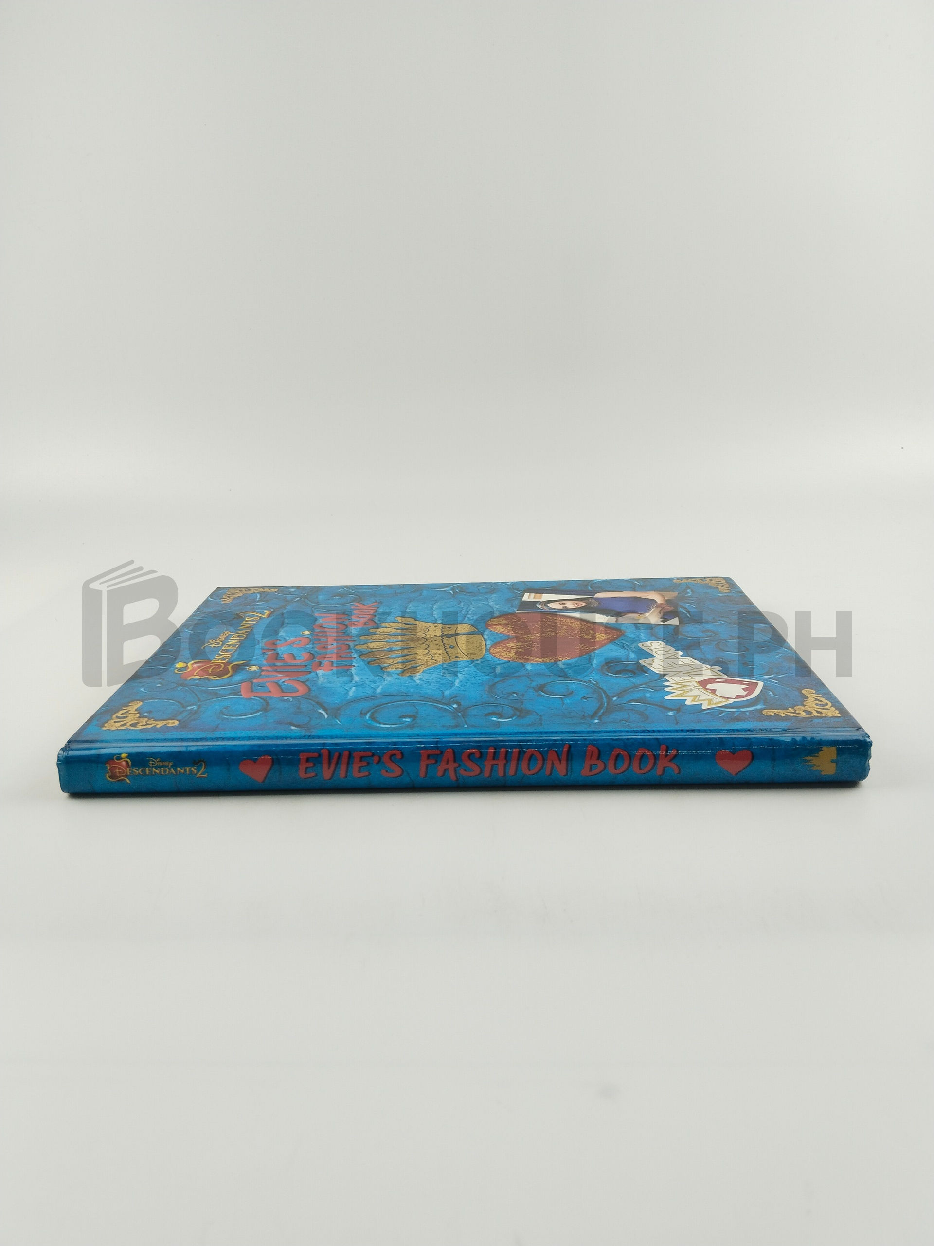 Descendants 2 Evie's Fashion Book by Disney Books - Image 3