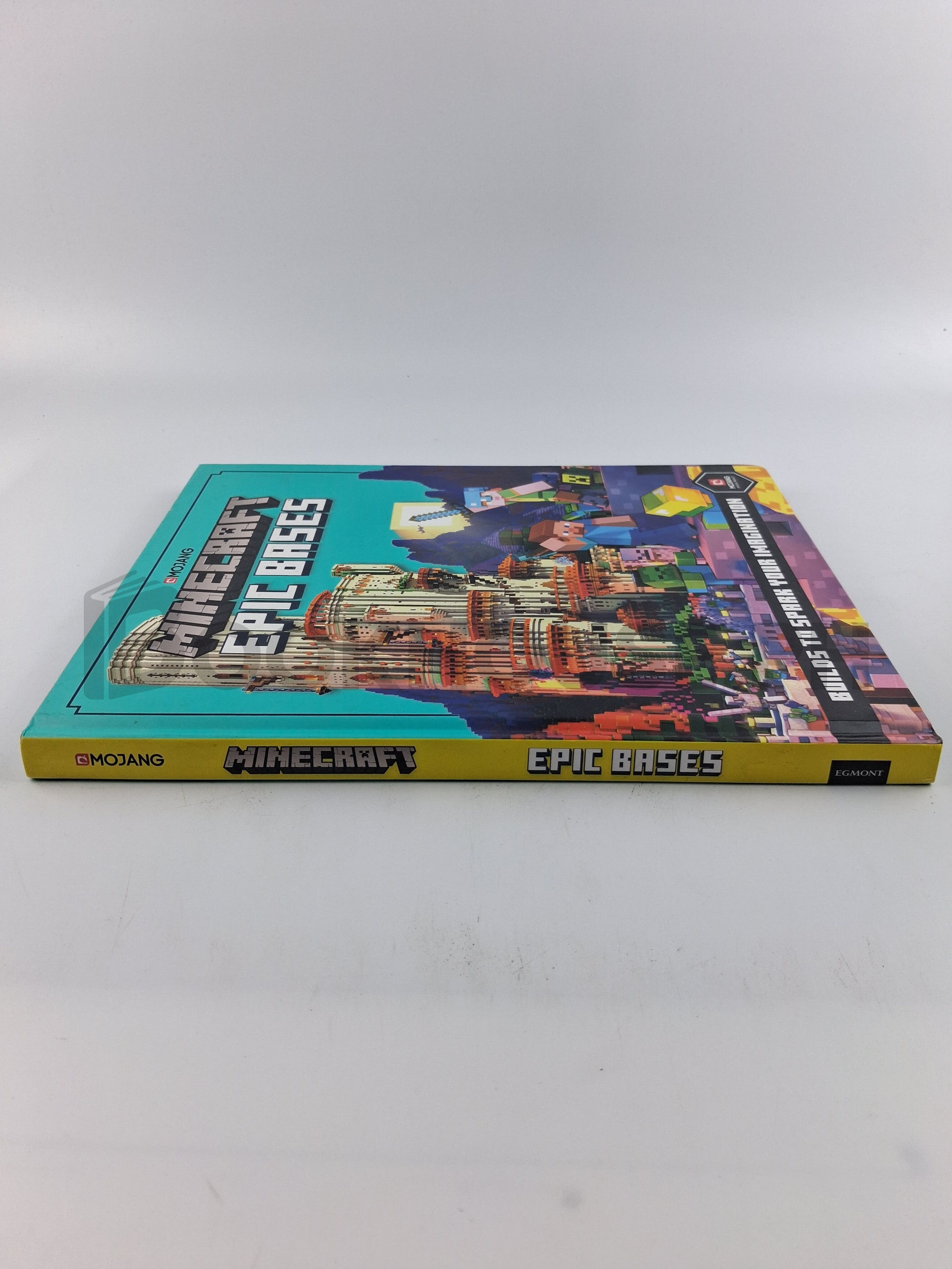 Minecraft Epic Bases by Mojang Ab, Thomas Mcbrien - Image 3